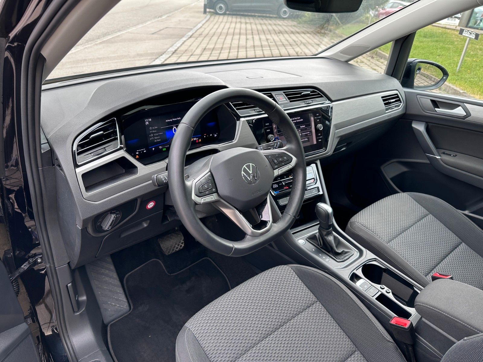 Fahrzeugabbildung Volkswagen Touran Comfortline Deutsch Fzg,7SITZ ,Mwst Ausw
