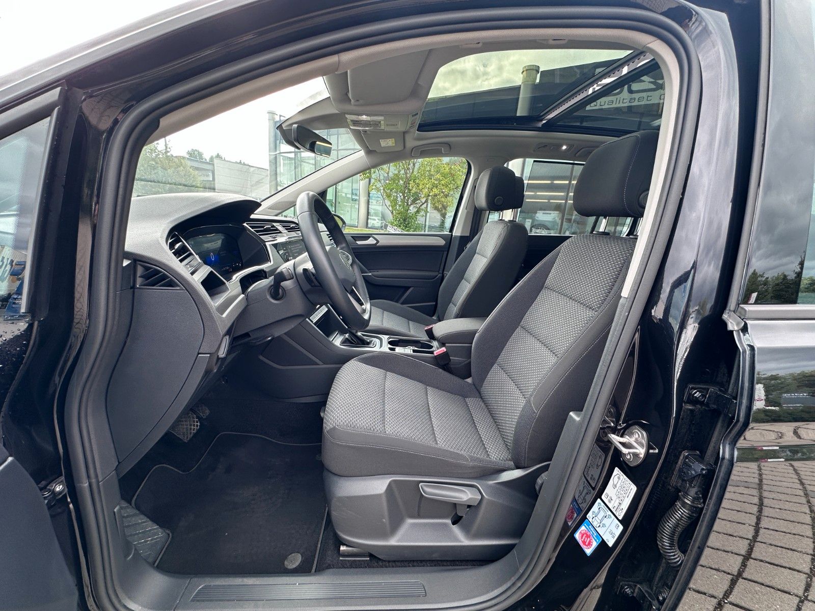Fahrzeugabbildung Volkswagen Touran Comfortline Deutsch Fzg,7SITZ ,Mwst Ausw