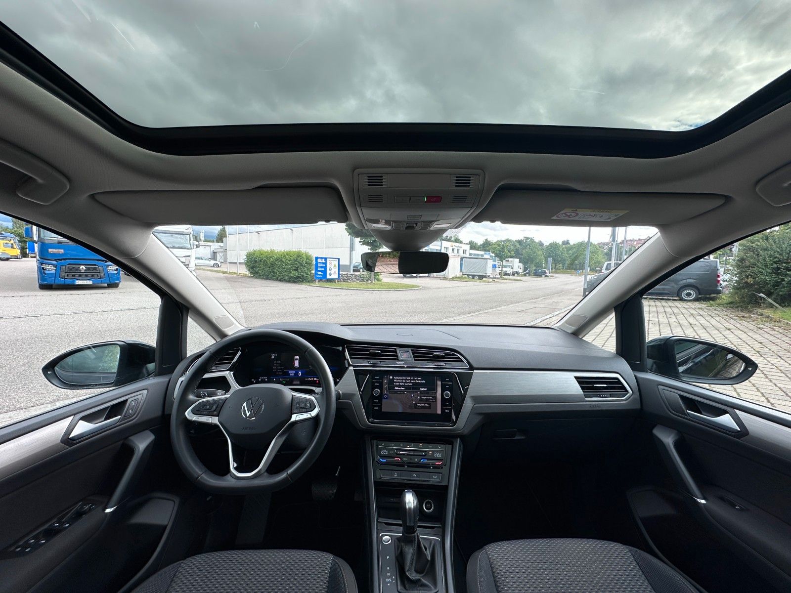 Fahrzeugabbildung Volkswagen Touran Comfortline Deutsch Fzg,7SITZ ,Mwst Ausw