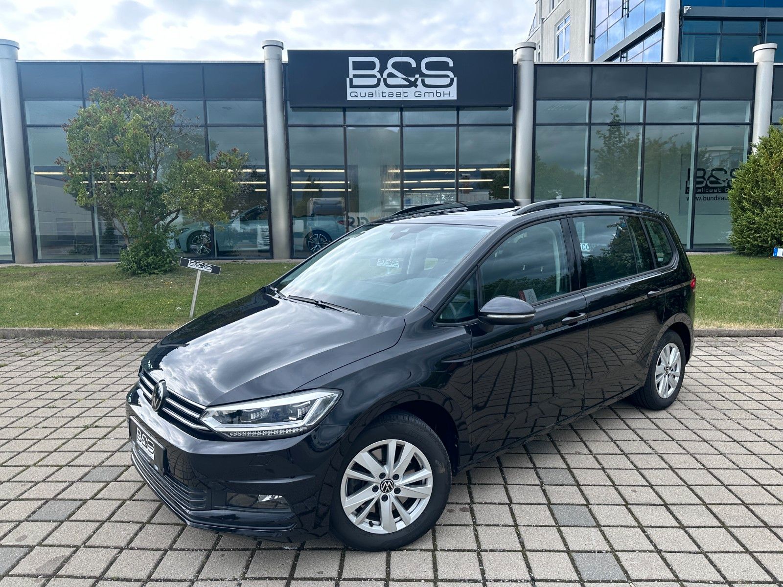 Fahrzeugabbildung Volkswagen Touran Comfortline Deutsch Fzg,7SITZ ,Mwst Ausw