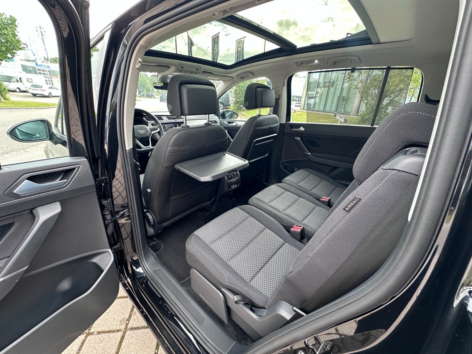 Fahrzeugabbildung Volkswagen Touran Comfortline Deutsch Fzg,7SITZ ,Mwst Ausw