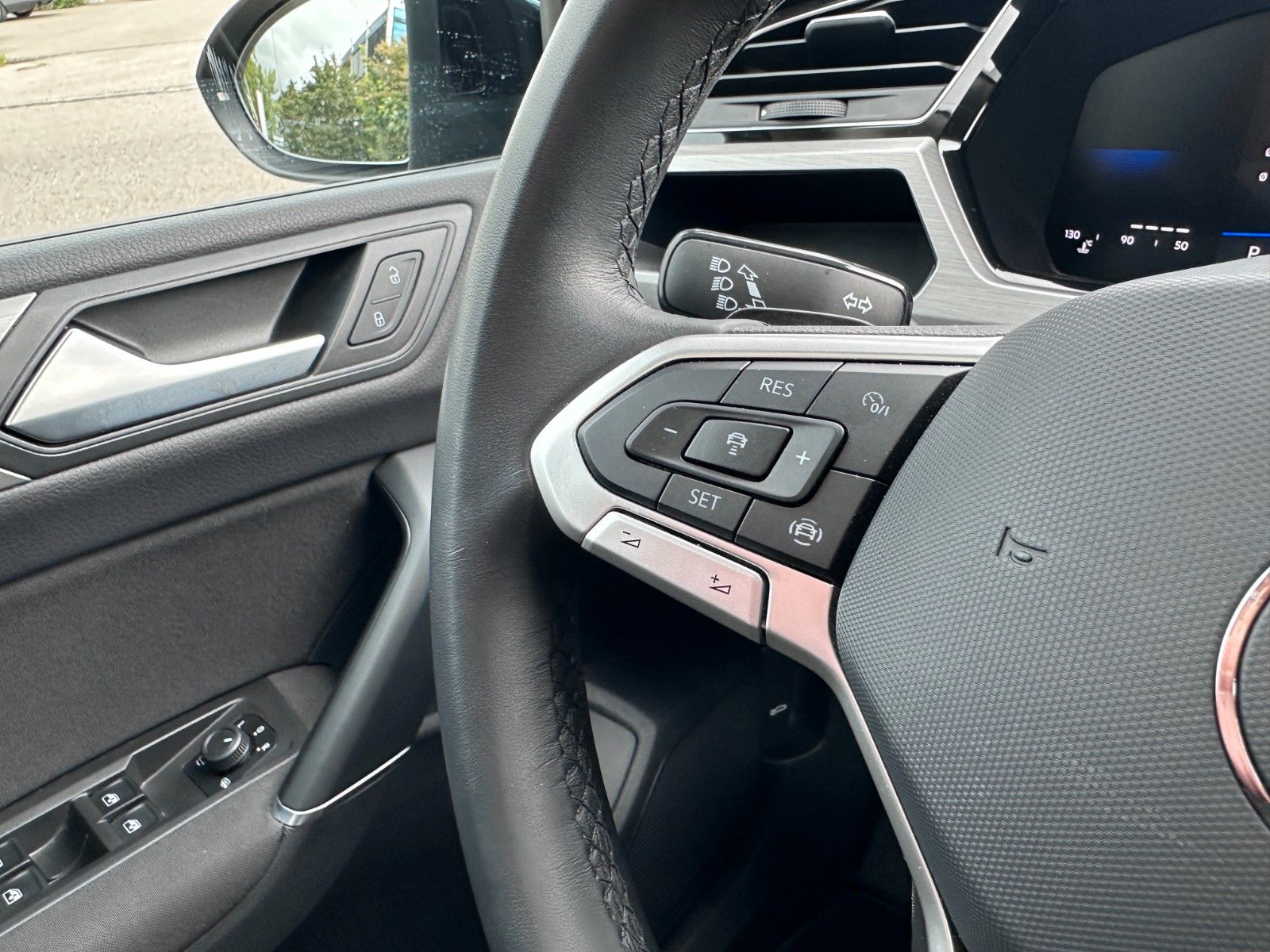 Fahrzeugabbildung Volkswagen Touran Comfortline Deutsch Fzg,7SITZ ,Mwst Ausw
