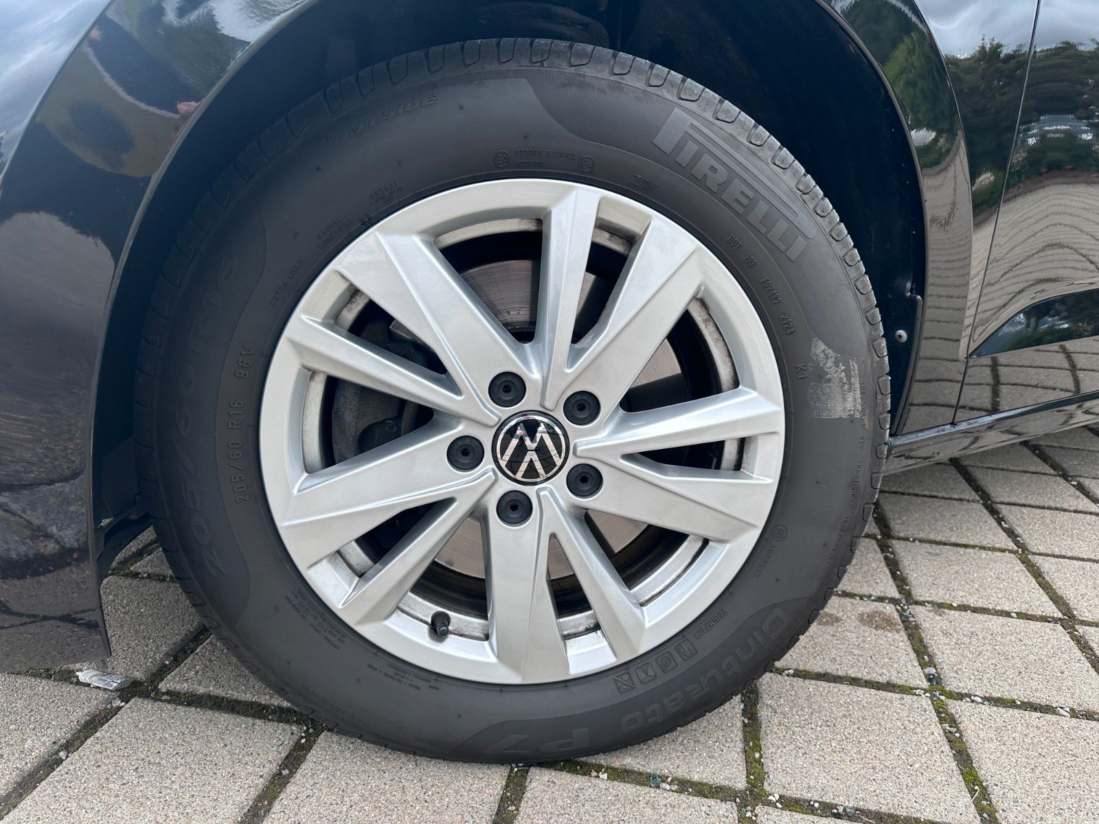 Fahrzeugabbildung Volkswagen Touran Comfortline Deutsch Fzg,7SITZ ,Mwst Ausw