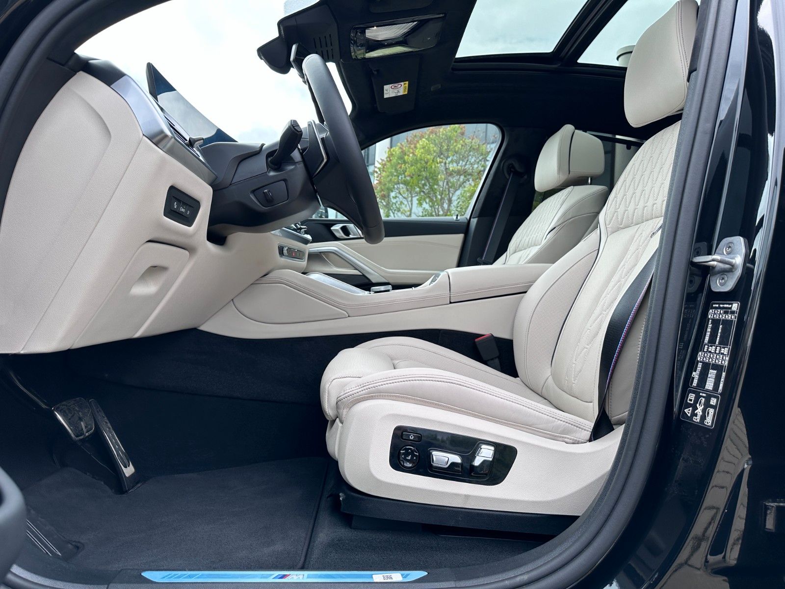 Fahrzeugabbildung BMW X6 30 d xDrive M Sport Individual , MWST AUSW