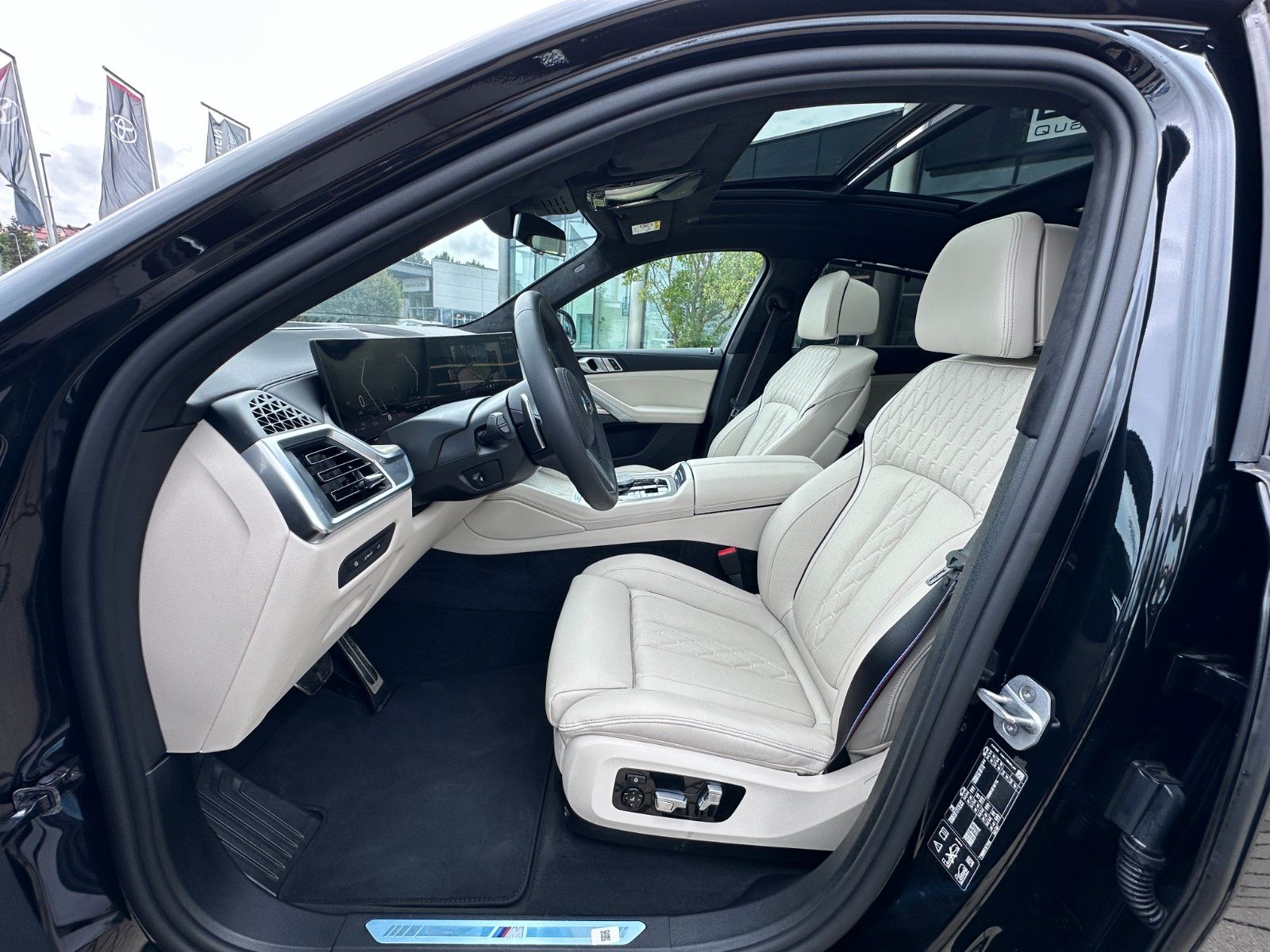 Fahrzeugabbildung BMW X6 30 d xDrive M Sport Individual , MWST AUSW