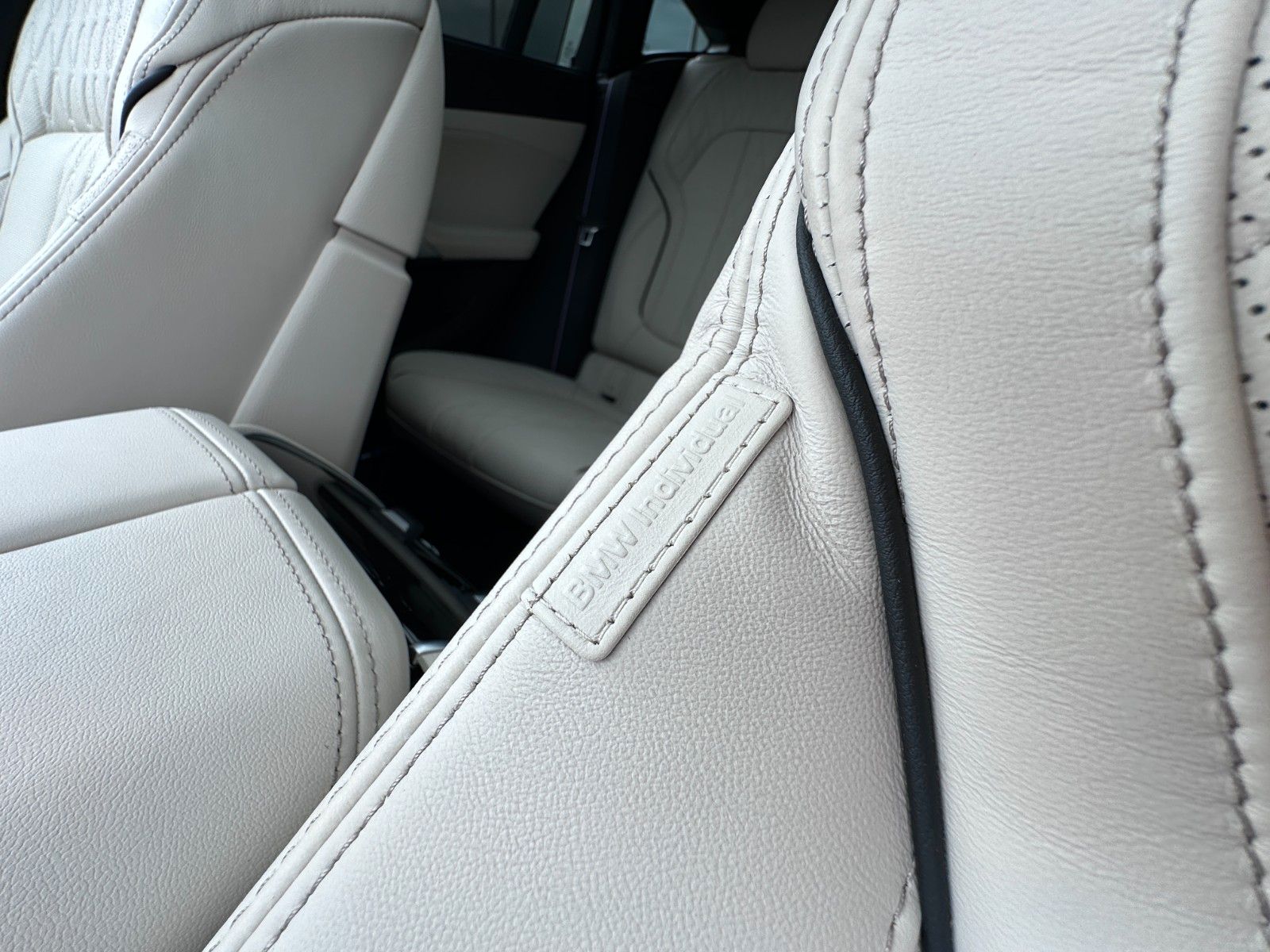 Fahrzeugabbildung BMW X6 30 d xDrive M Sport Individual , MWST AUSW