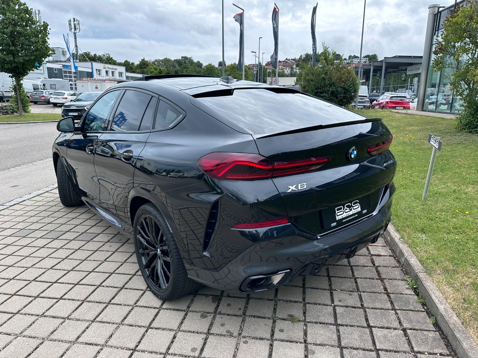 Fahrzeugabbildung BMW X6 30 d xDrive M Sport Individual , MWST AUSW