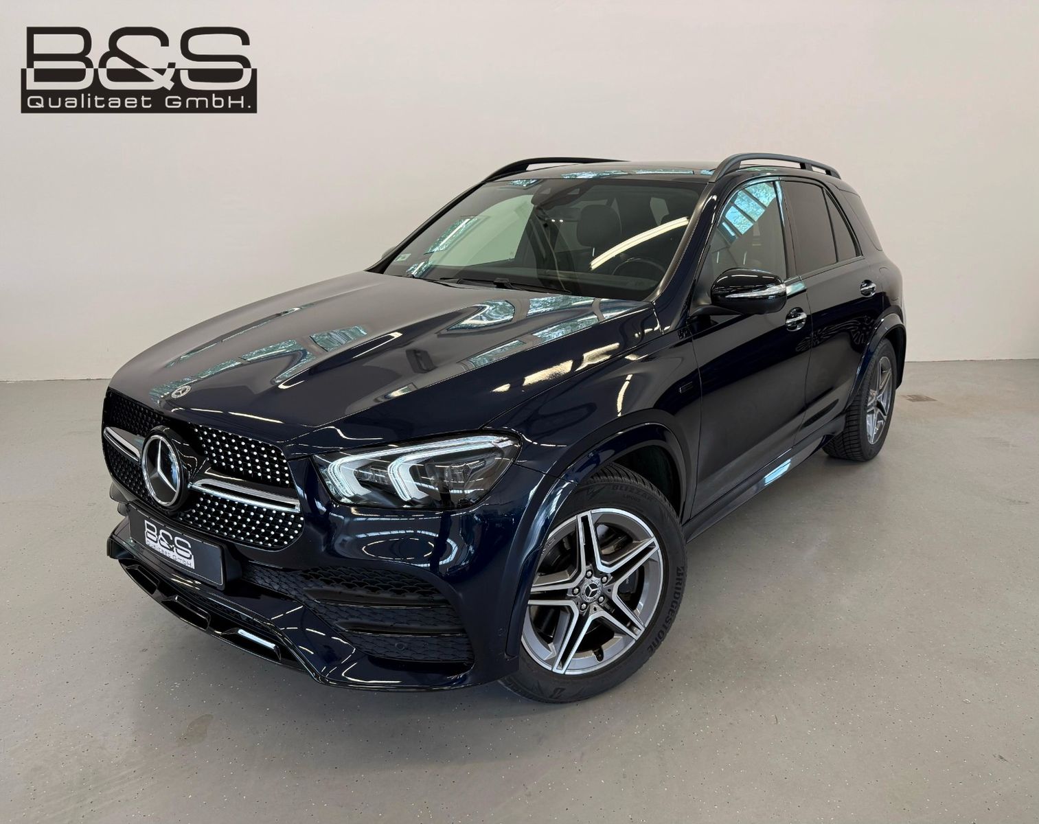 Fahrzeugabbildung Mercedes-Benz GLE 350 de 4Matic AMG | DISTR | PANO | BURM |