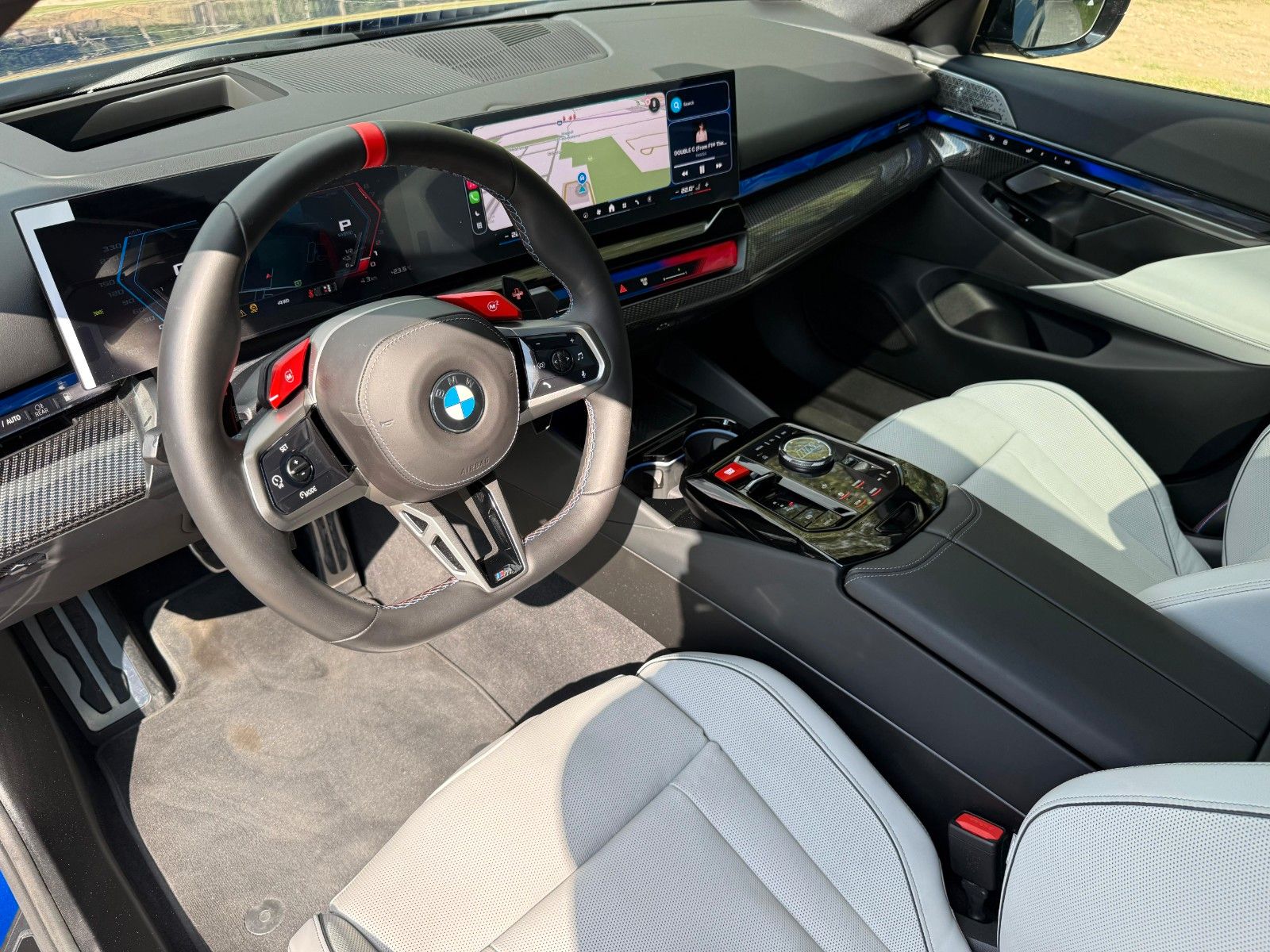 Fahrzeugabbildung BMW M5 Limousine | Mwst Ausw | PANO | AHK |  B&W |