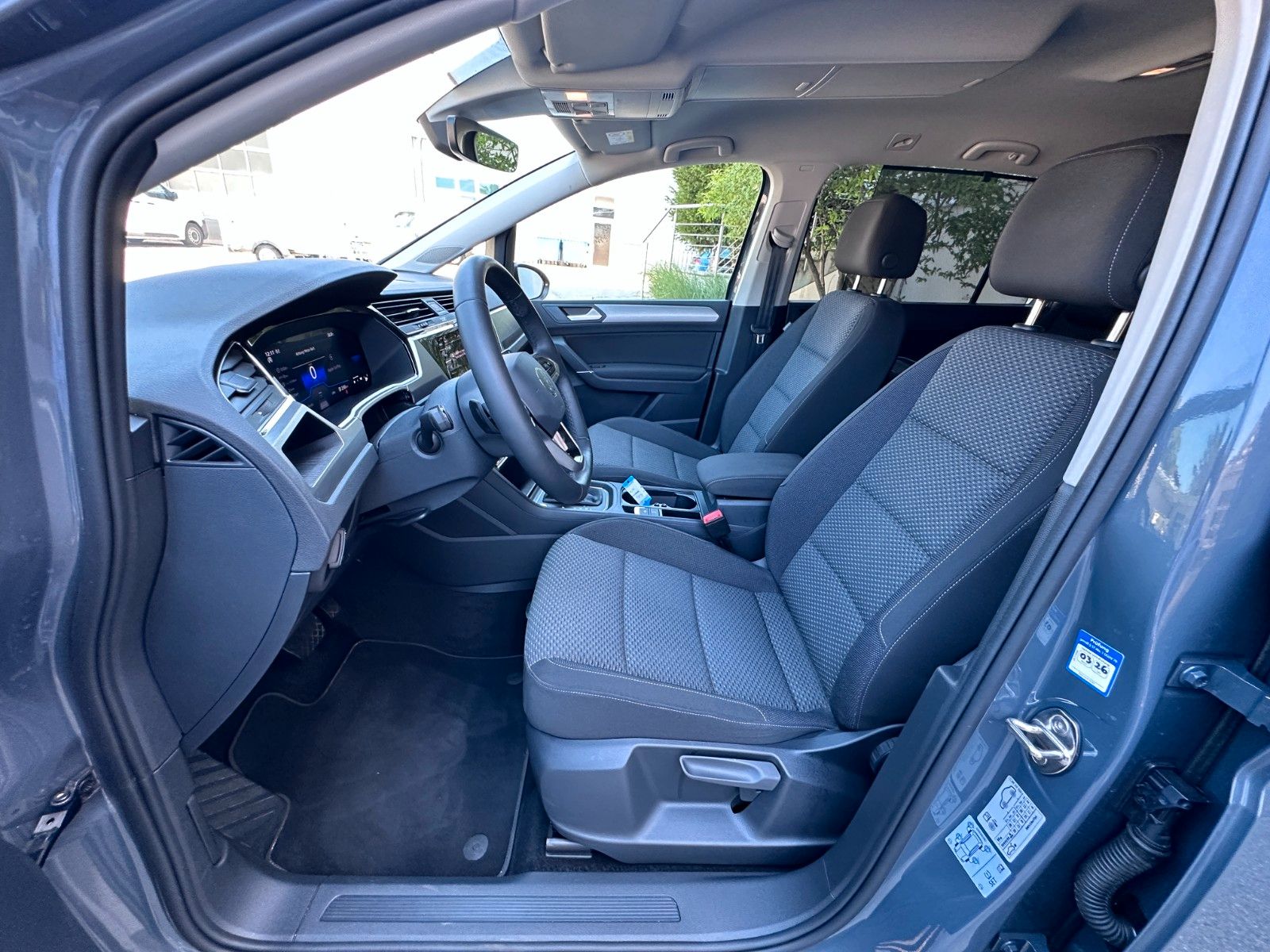 Fahrzeugabbildung Volkswagen Touran Comfortl|Deutsch Fzg|7 SITZ|UNFALLFR|AHK
