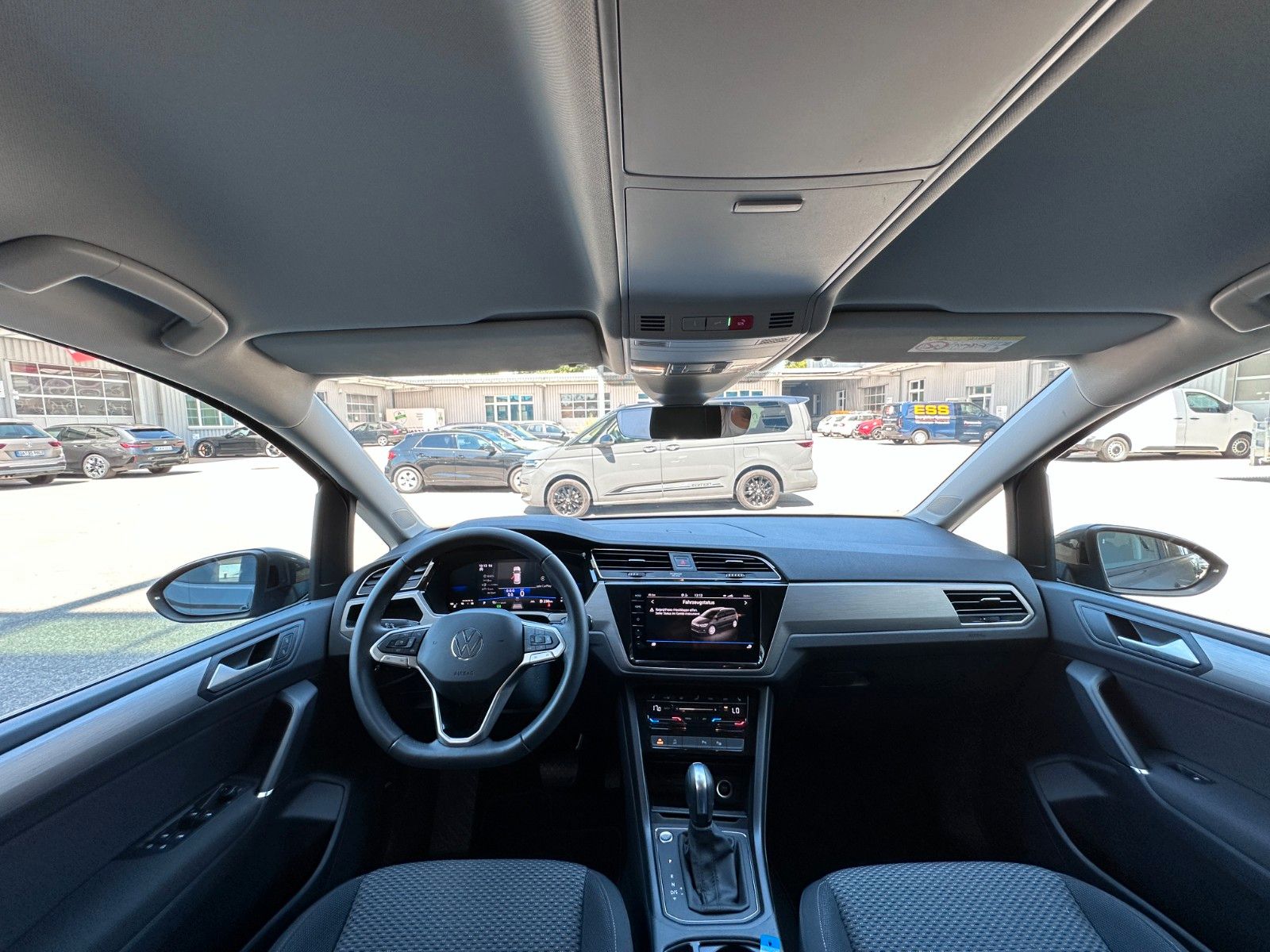 Fahrzeugabbildung Volkswagen Touran Comfortl|Deutsch Fzg|7 SITZ|UNFALLFR|AHK