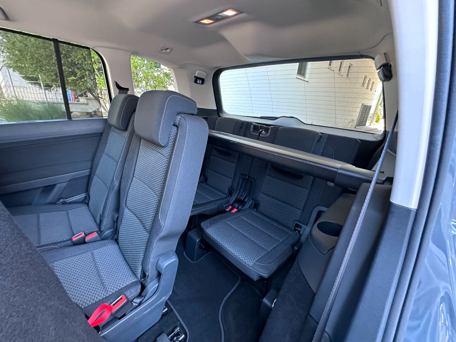 Fahrzeugabbildung Volkswagen Touran Comfortl|Deutsch Fzg|7 SITZ|UNFALLFR|AHK