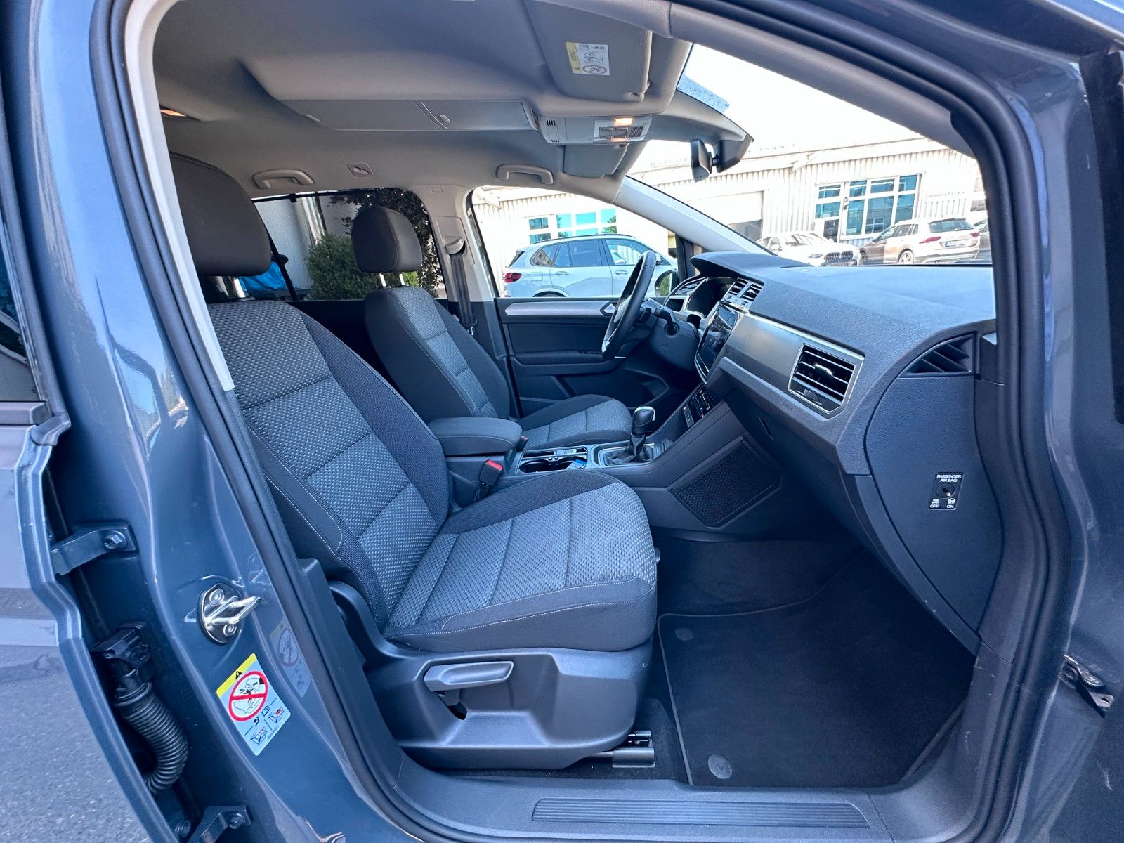 Fahrzeugabbildung Volkswagen Touran Comfortl|Deutsch Fzg|7 SITZ|UNFALLFR|AHK