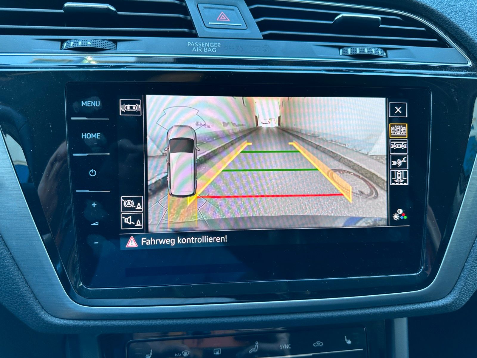 Fahrzeugabbildung Volkswagen Touran Comfortl|Deutsch Fzg|7 SITZ|UNFALLFR|AHK