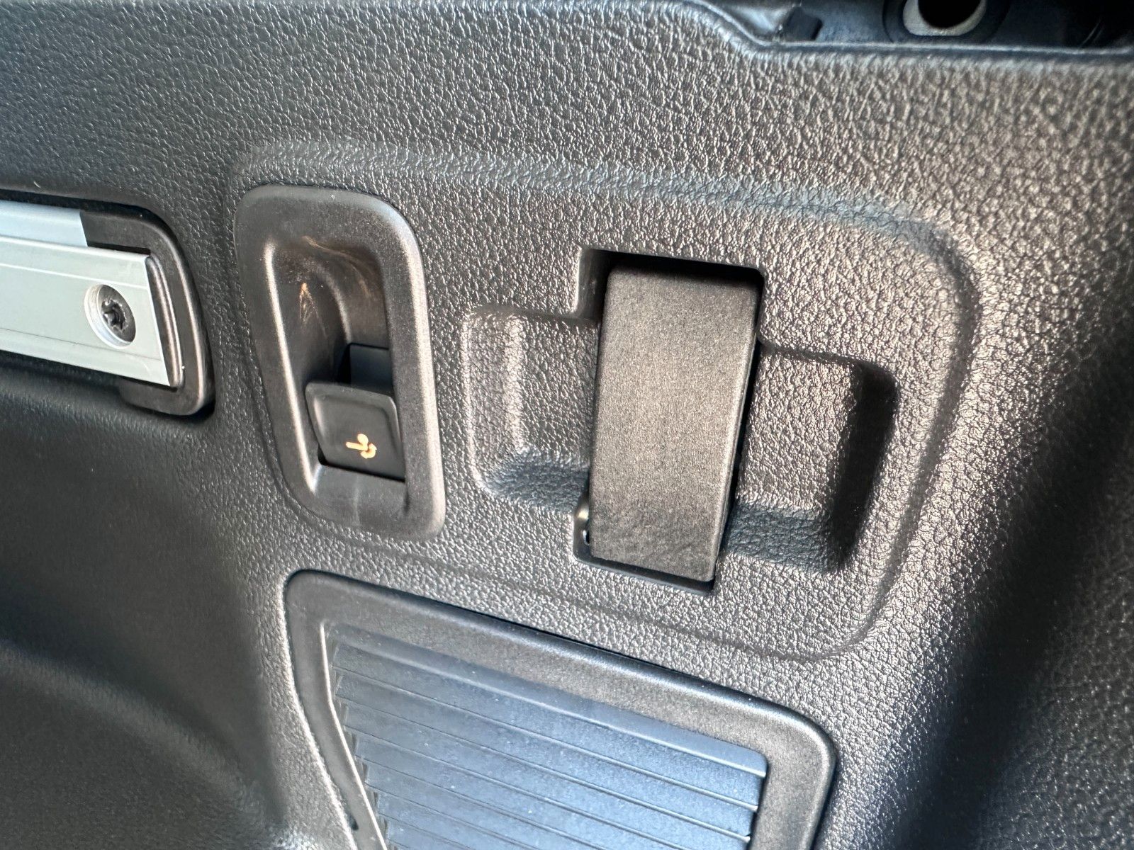 Fahrzeugabbildung Volkswagen Touran Comfortl|Deutsch Fzg|7 SITZ|UNFALLFR|AHK