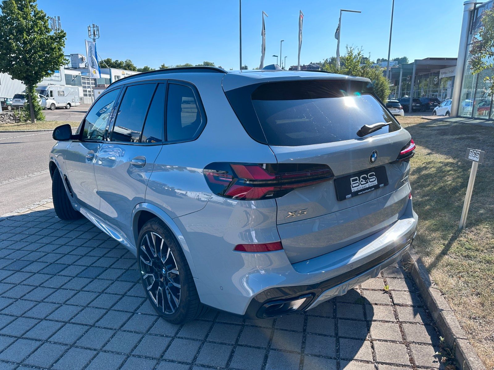 Fahrzeugabbildung BMW X5 30 d xDrive M Sport |Mwst Ausw|UNFALLFREI|B&W