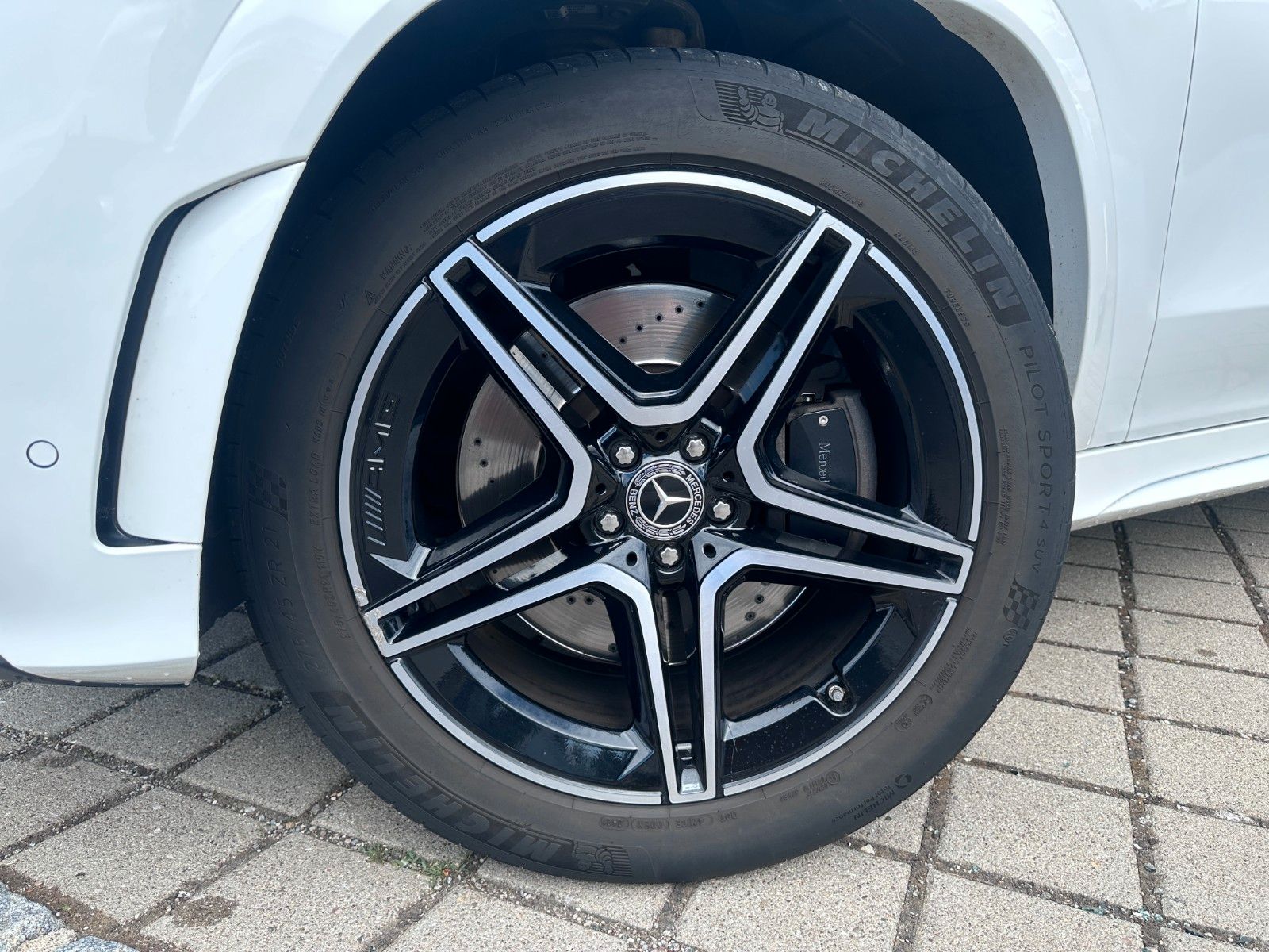 Fahrzeugabbildung Mercedes-Benz GLS 400 d 4Matic AMG|BURM|AIRMATIC|HUD|AHK|PANO|