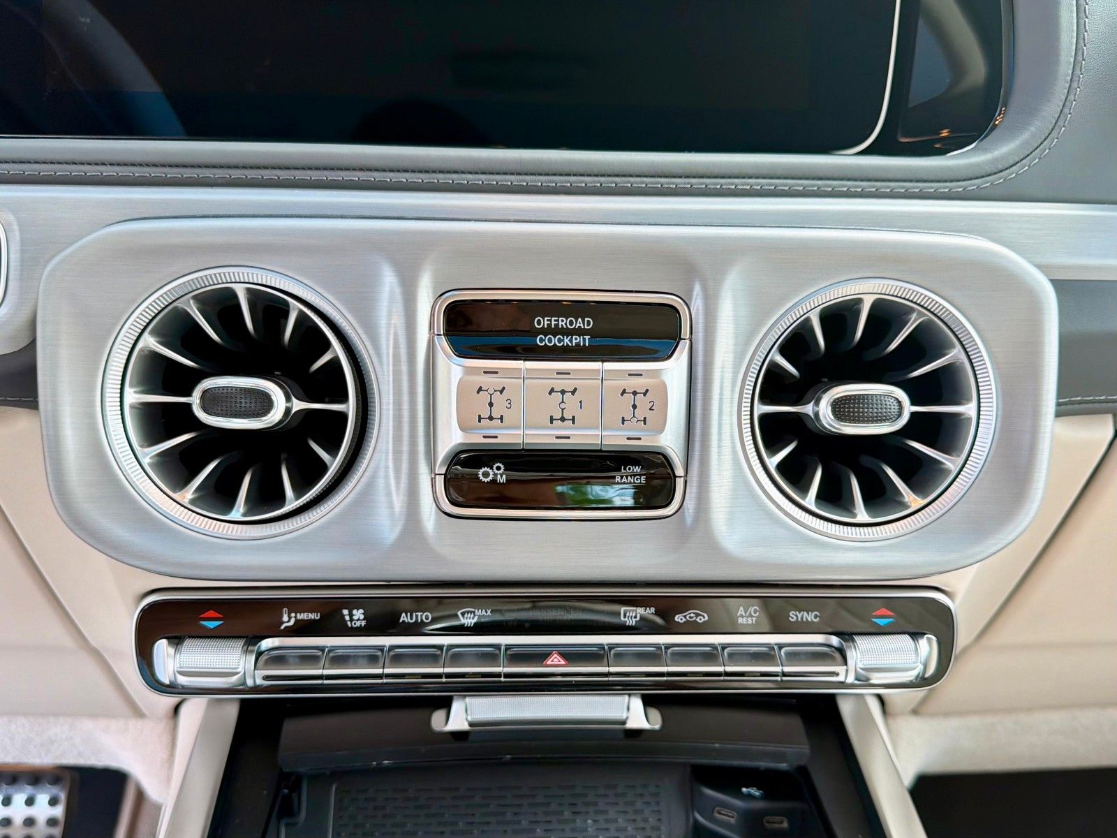 Fahrzeugabbildung Mercedes-Benz G 63 AMG | MWST AUSW. |BURM |DISTR.| 360|