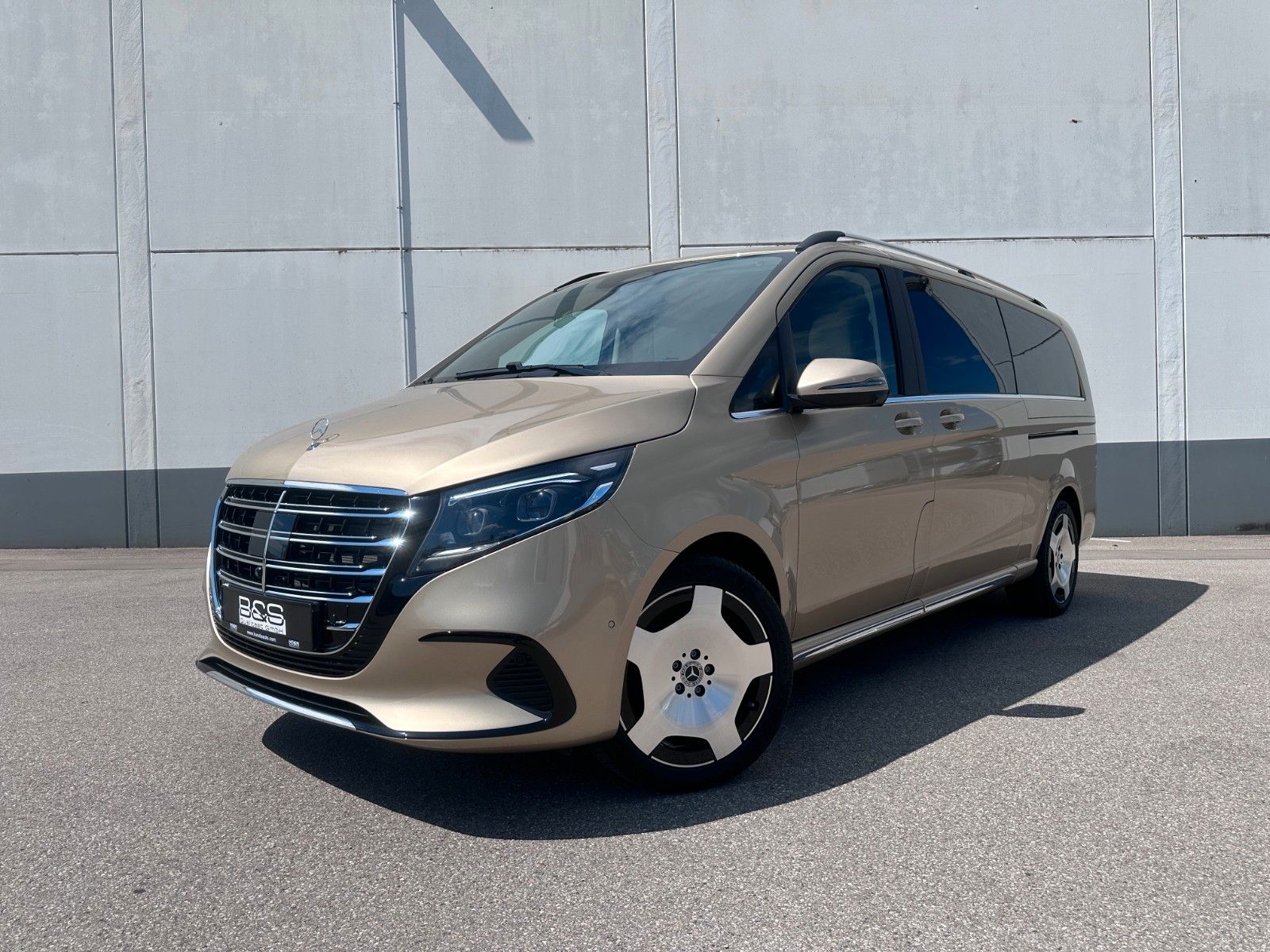 Mercedes-Benz V 300d 4M AMG, Extra Lang|DISTR|BURM|AIRMATIC|