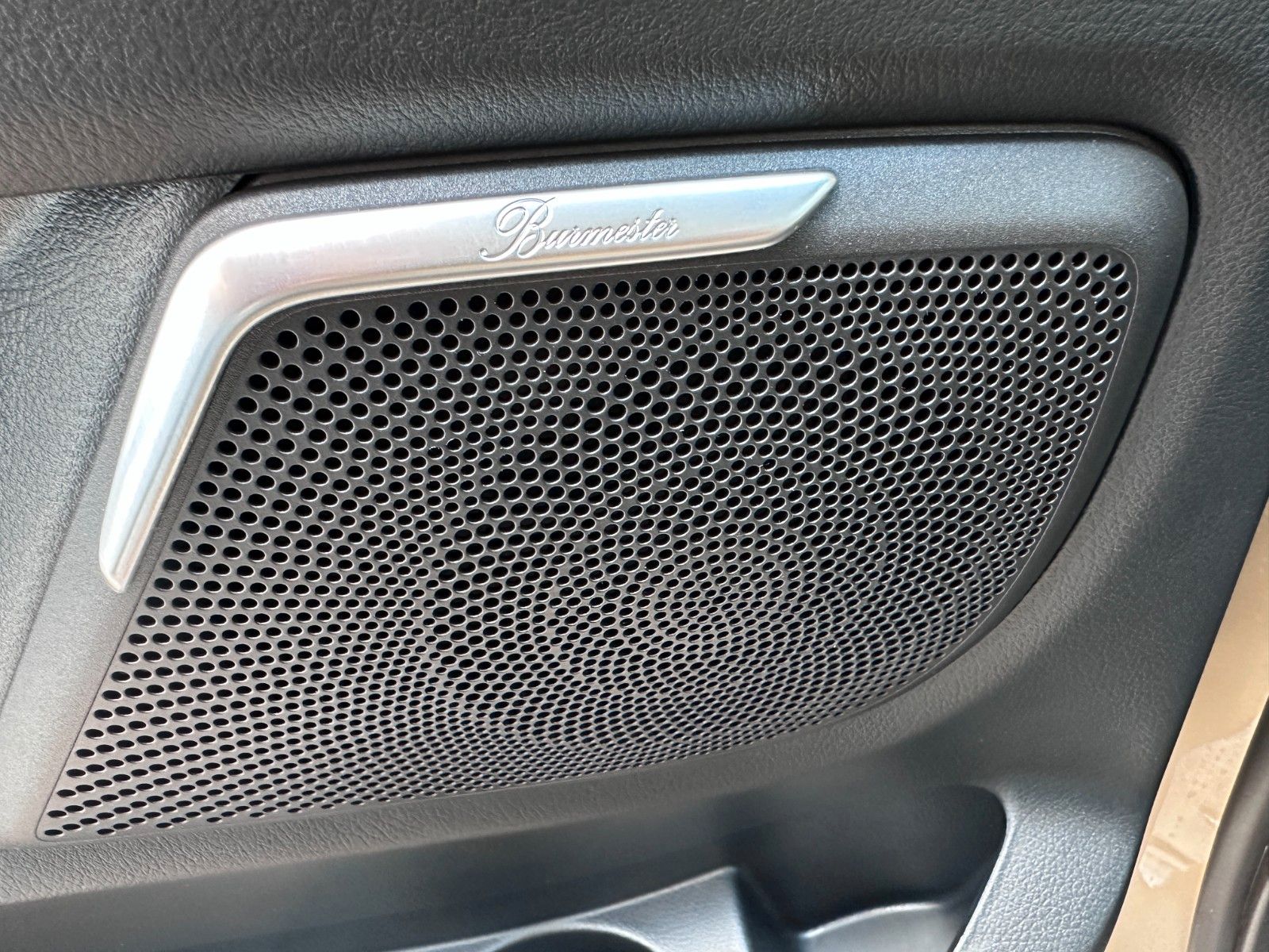 Fahrzeugabbildung Mercedes-Benz V 300d 4M AMG, Extra Lang|DISTR|BURM|AIRMATIC|