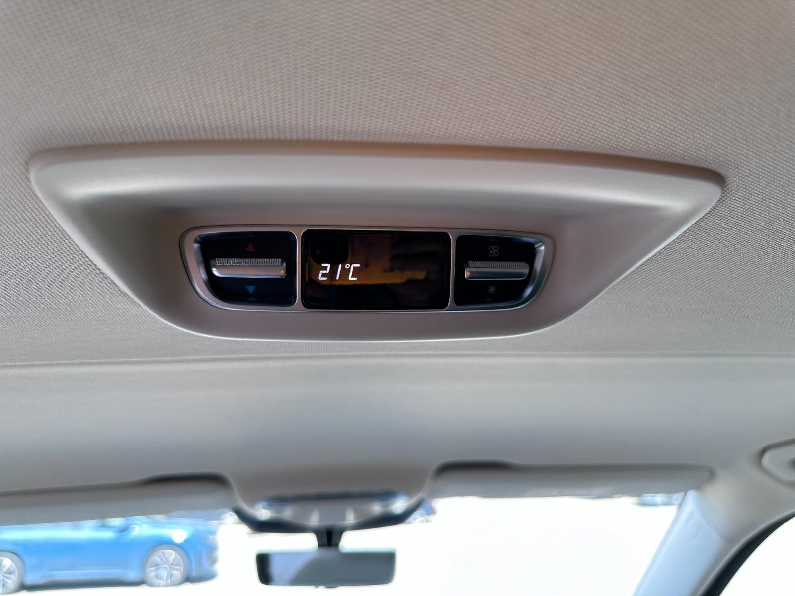 Fahrzeugabbildung Mercedes-Benz V 300d 4M AMG, Extra Lang|DISTR|BURM|AIRMATIC|