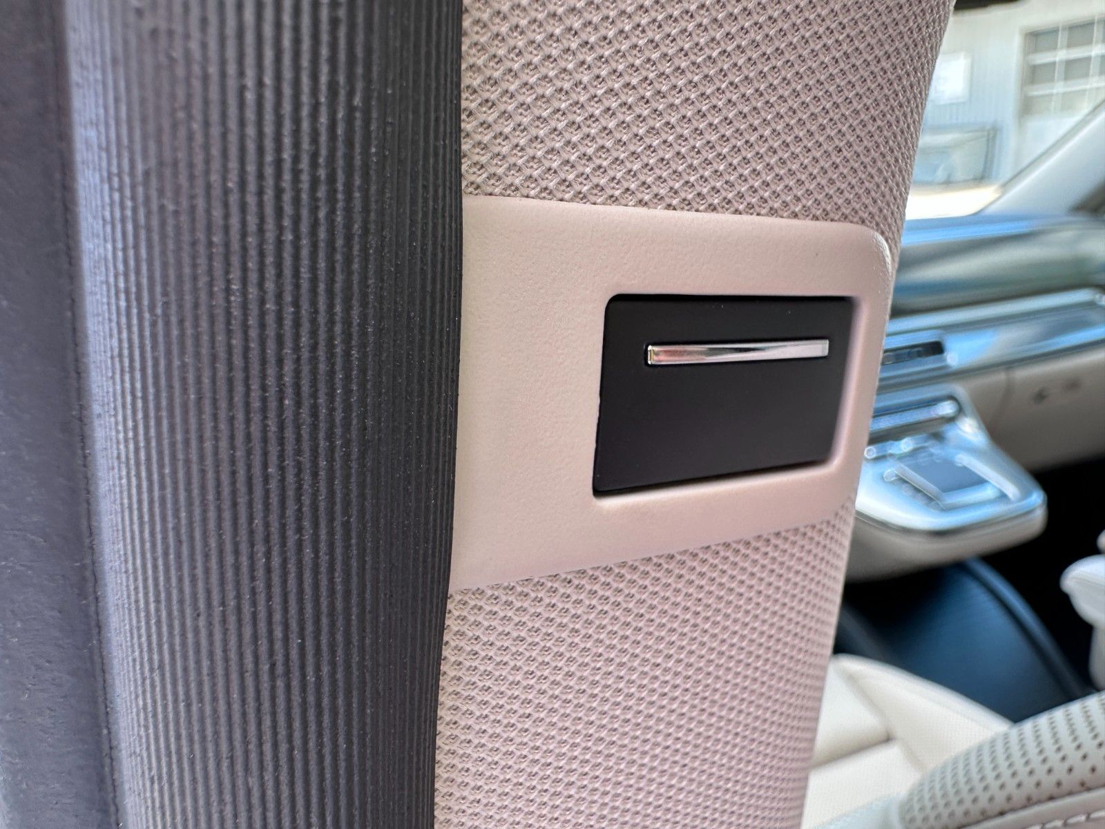 Fahrzeugabbildung Mercedes-Benz V 300d 4M AMG, Extra Lang|DISTR|BURM|AIRMATIC|