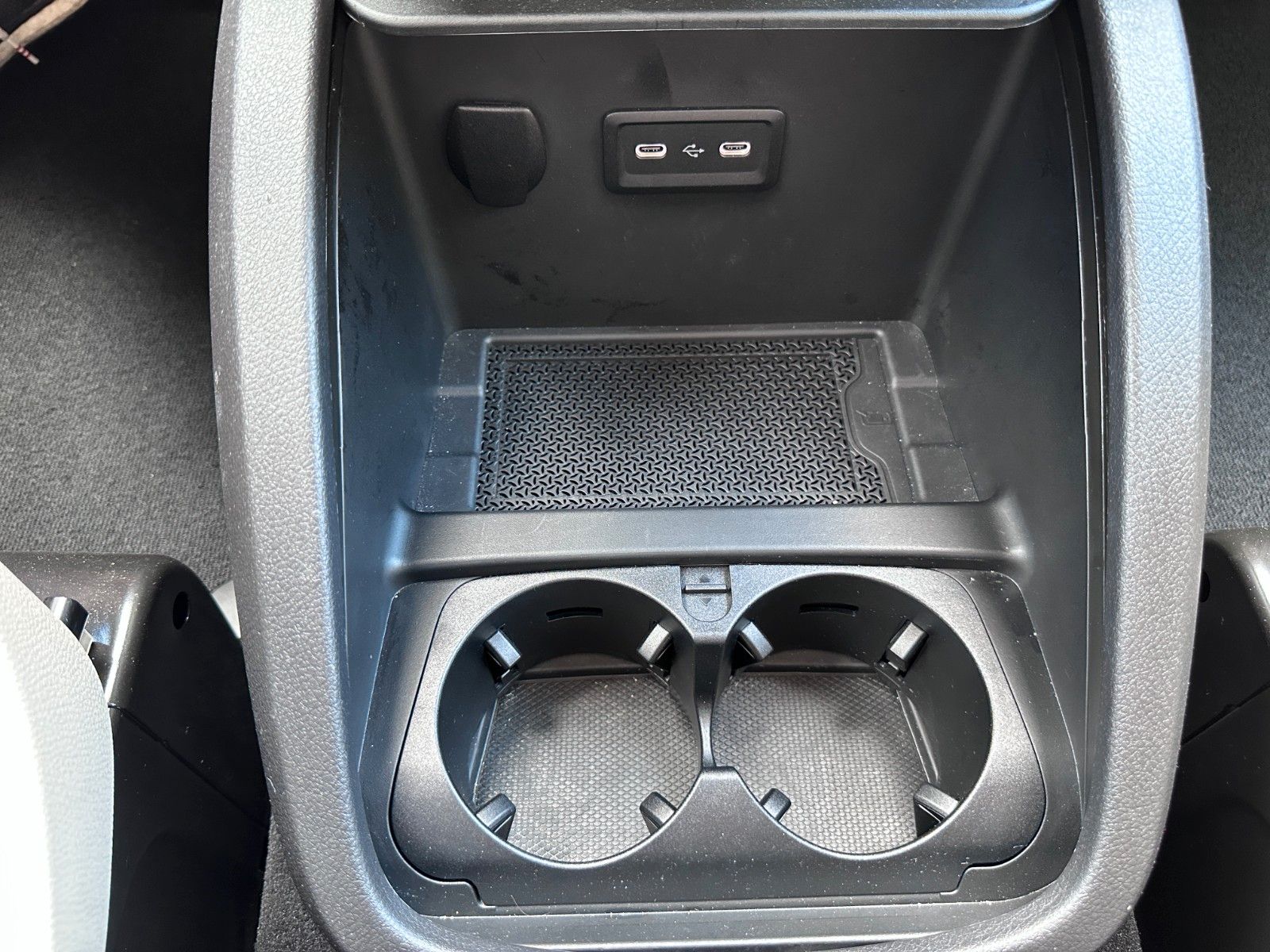 Fahrzeugabbildung Mercedes-Benz V 300d 4M AMG, Extra Lang|DISTR|BURM|AIRMATIC|