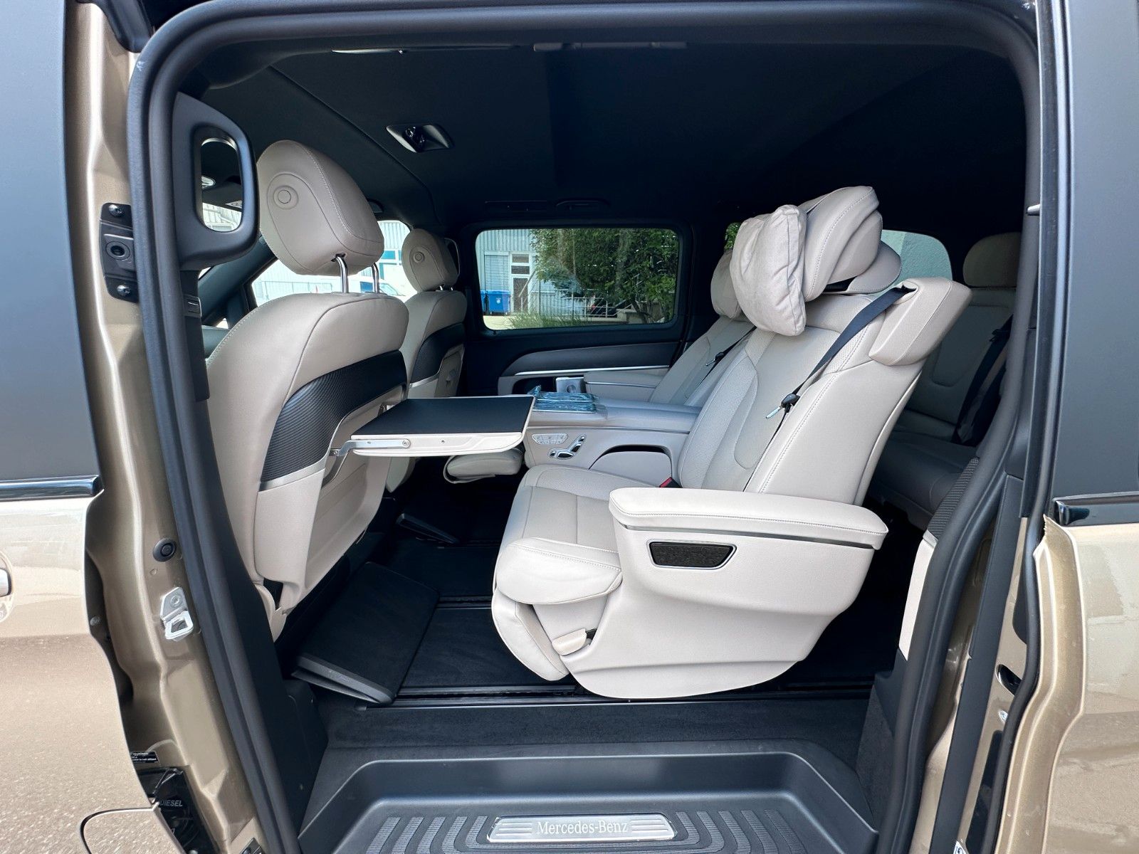 Fahrzeugabbildung Mercedes-Benz V 300 d 4MATIC EXCLUSIVE extral AMG|Luxus-Sitz|
