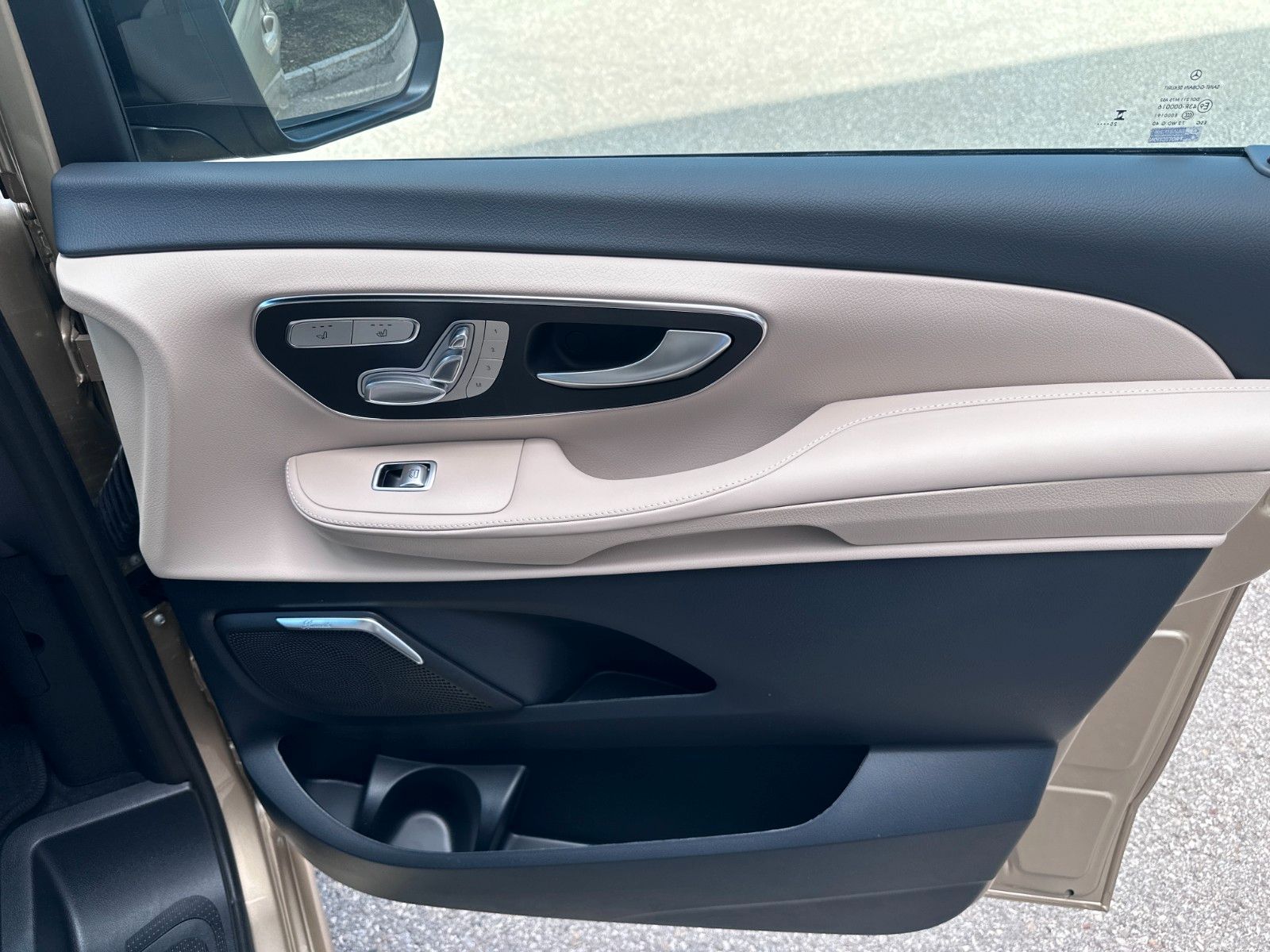Fahrzeugabbildung Mercedes-Benz V 300 d 4MATIC EXCLUSIVE extral AMG|Luxus-Sitz|