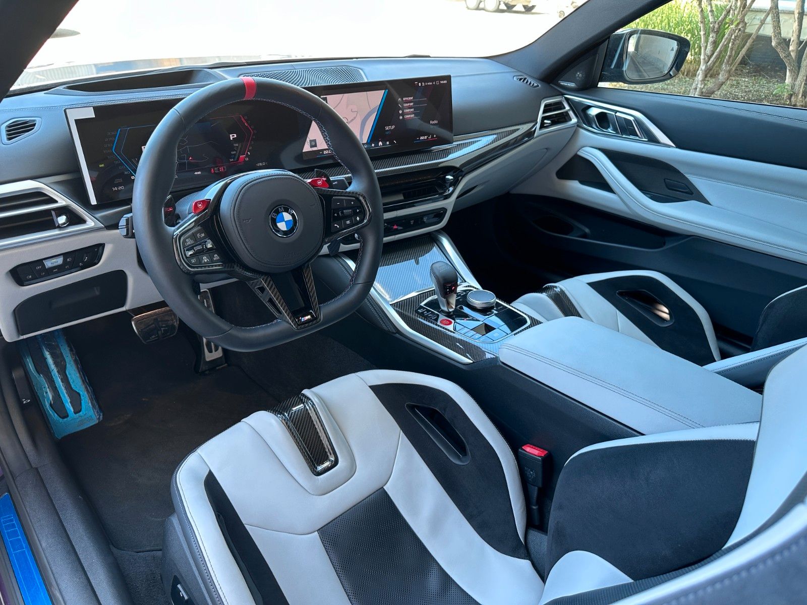 Fahrzeugabbildung BMW M4 xDrive Comp | Individual  | Race Tr | VOLL |