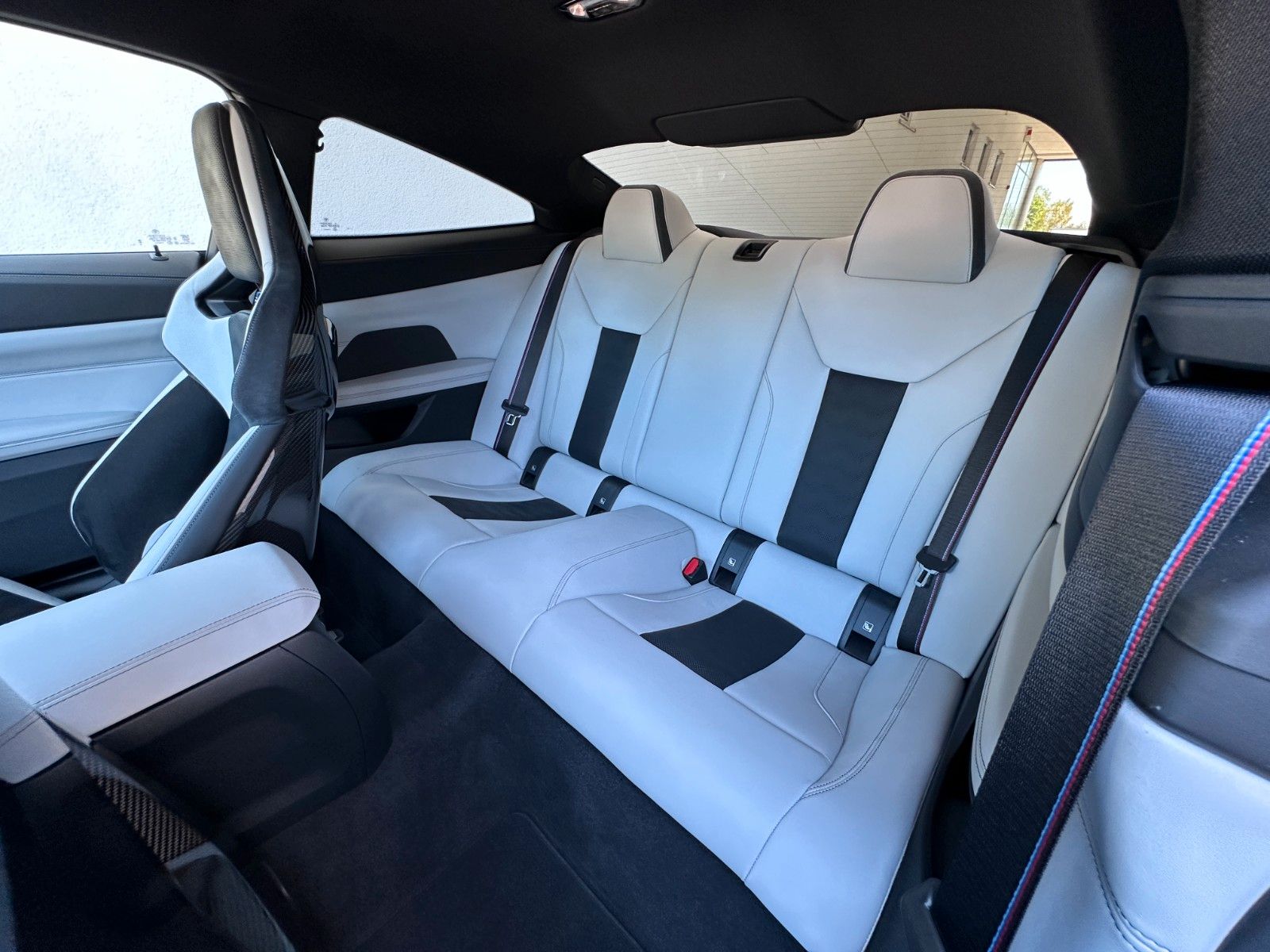 Fahrzeugabbildung BMW M4 xDrive Comp | Individual  | Race Tr | VOLL |
