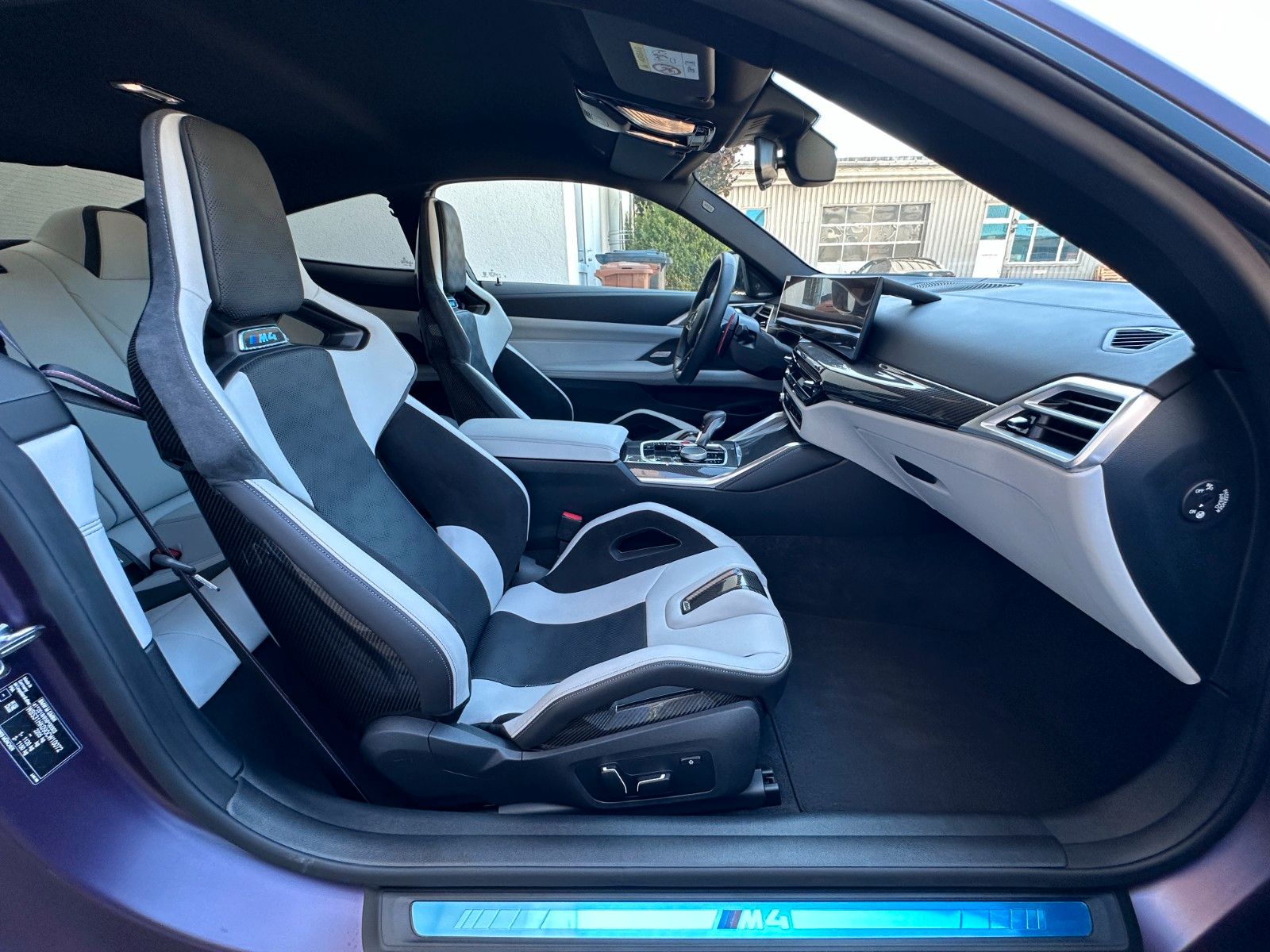 Fahrzeugabbildung BMW M4 xDrive Comp | Individual  | Race Tr | VOLL |