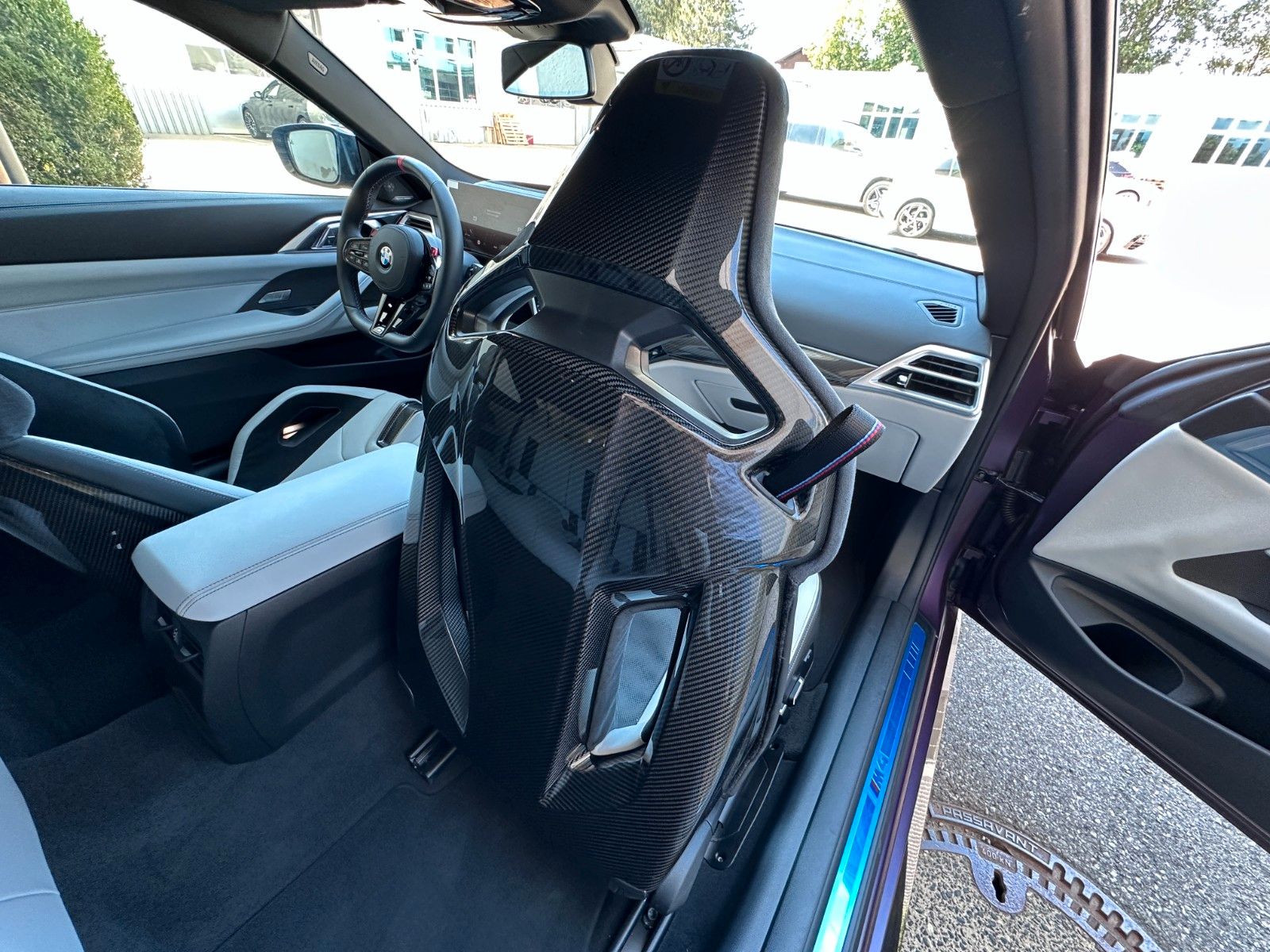 Fahrzeugabbildung BMW M4 xDrive Comp | Individual  | Race Tr | VOLL |