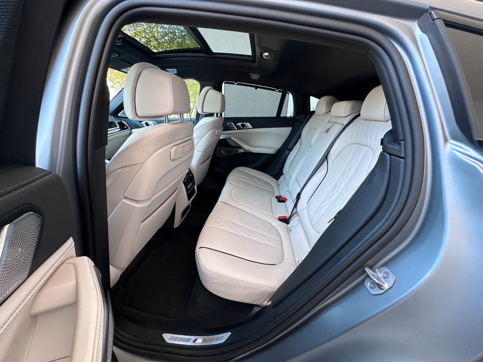 Fahrzeugabbildung BMW X6 30 d xDrive M Sport| VOLL | MWST AUSW | B&W