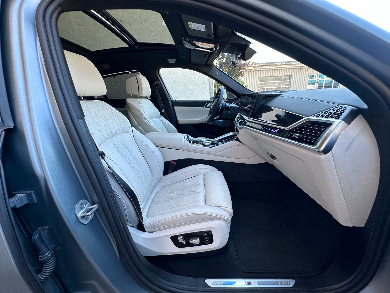 Fahrzeugabbildung BMW X6 30 d xDrive M Sport| VOLL | MWST AUSW | B&W