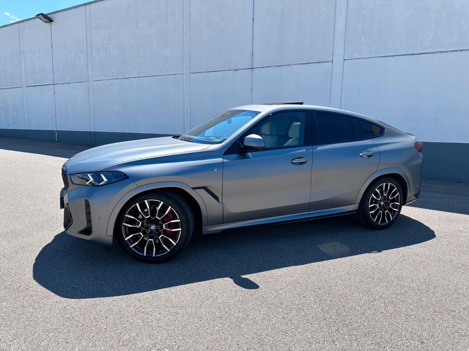Fahrzeugabbildung BMW X6 30 d xDrive M Sport| VOLL | MWST AUSW | B&W