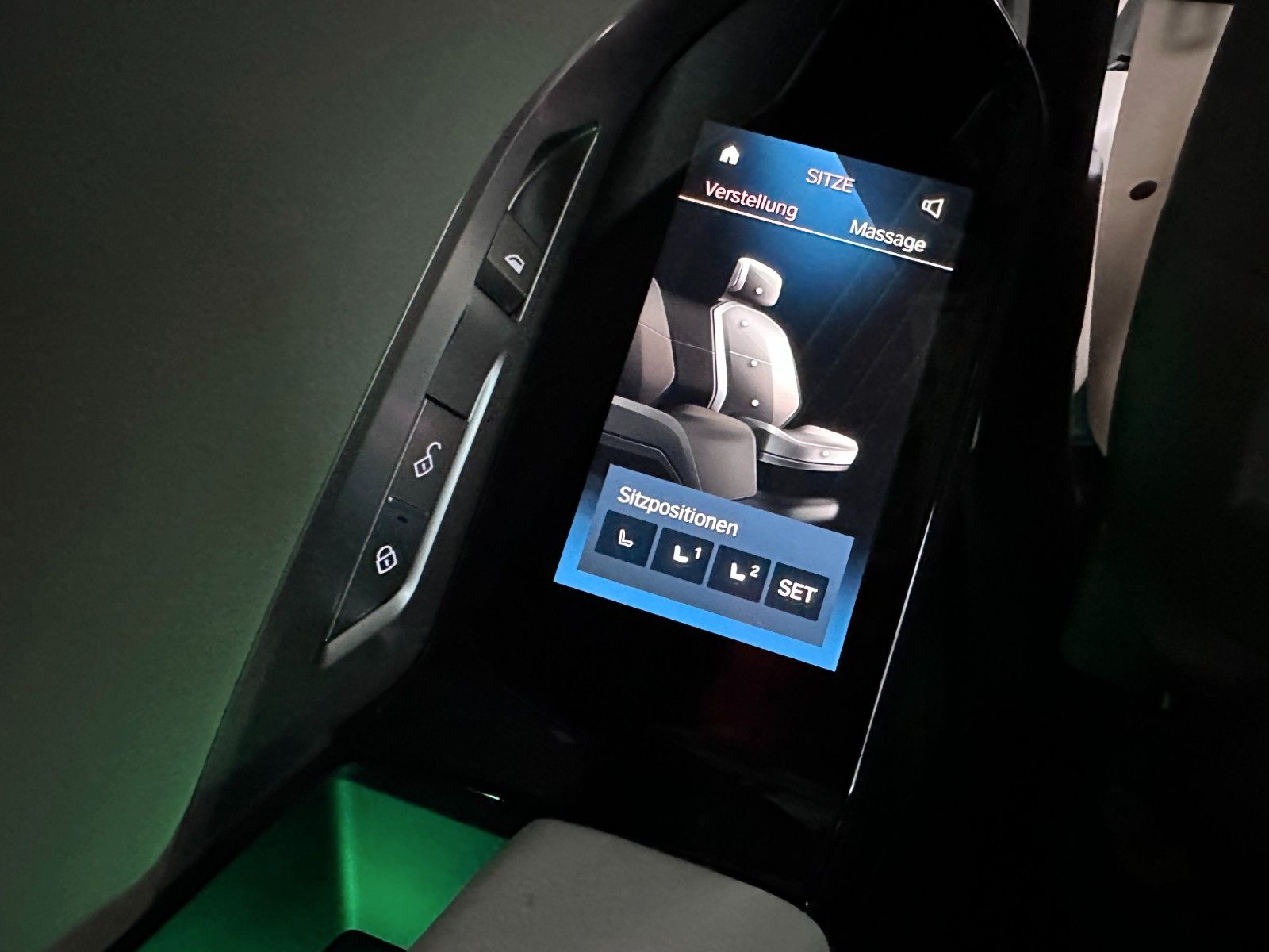 Fahrzeugabbildung BMW 740d xDr M Sport|FondEnt|Aut.Tür|B&W|Executive|