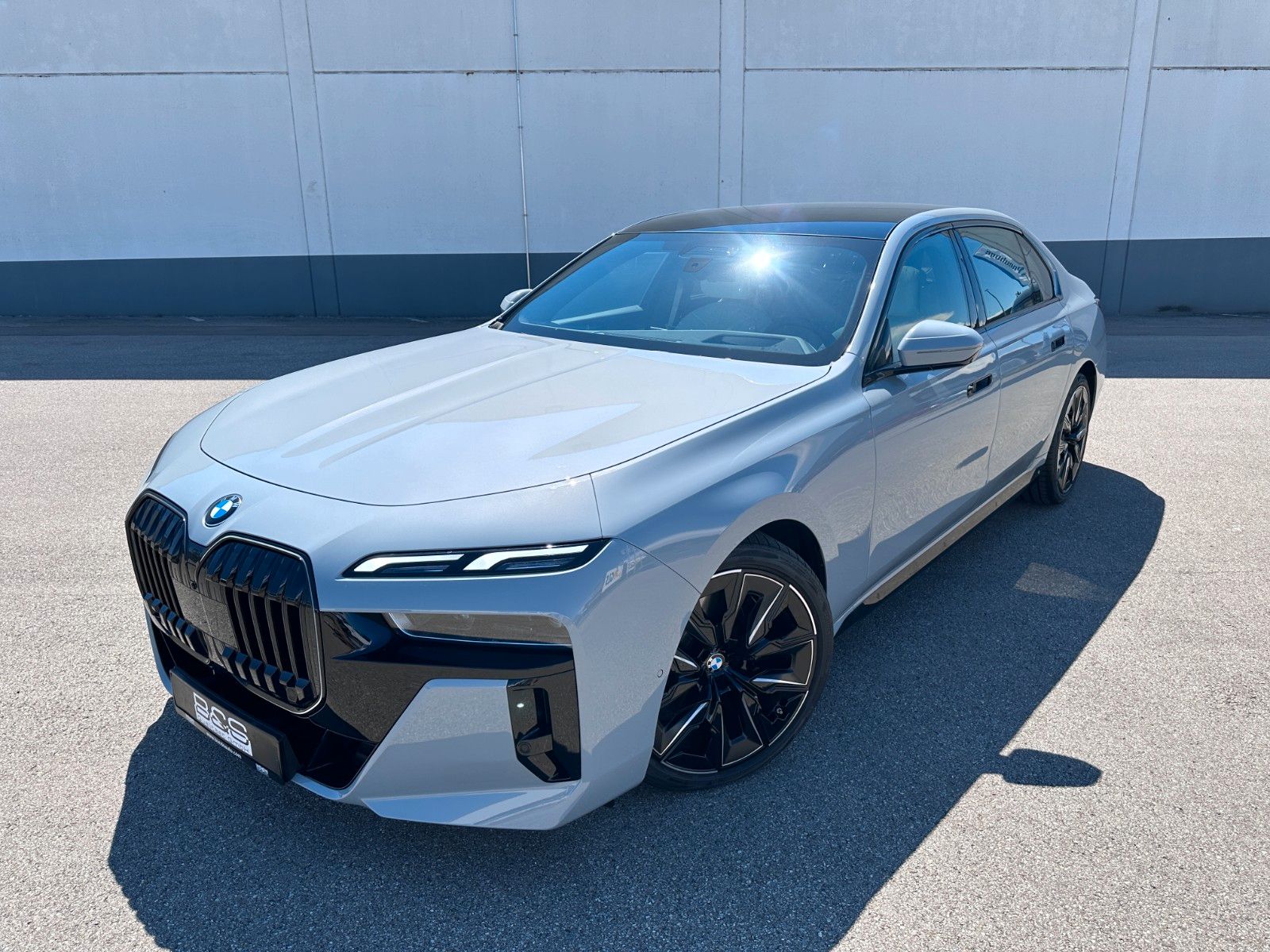 Fahrzeugabbildung BMW 740d xDr M Sport|FondEnt|Aut.Tür|B&W|Executive|
