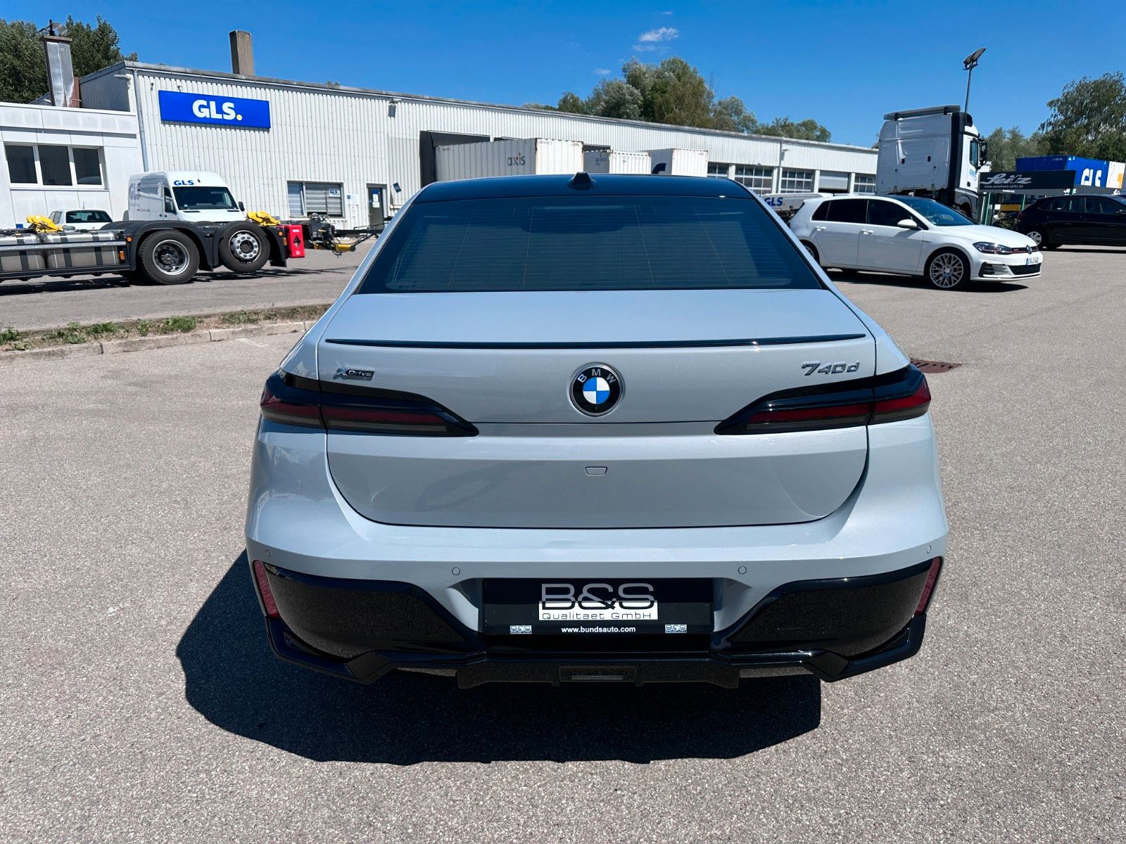 Fahrzeugabbildung BMW 740d xDr M Sport|FondEnt|Aut.Tür|B&W|Executive|