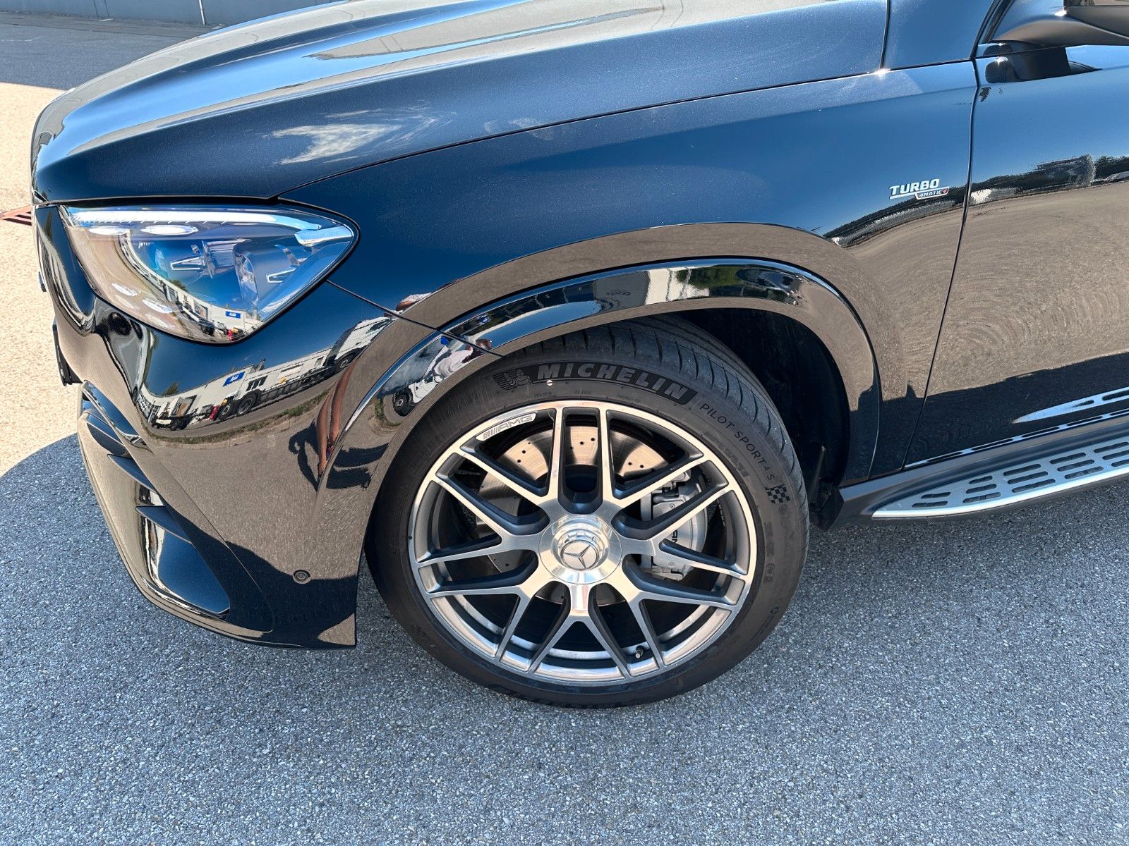 Fahrzeugabbildung Mercedes-Benz GLE 53 AMG 4M+ Cp PREM PLUS|MWST AUSW|UNFALLFREI