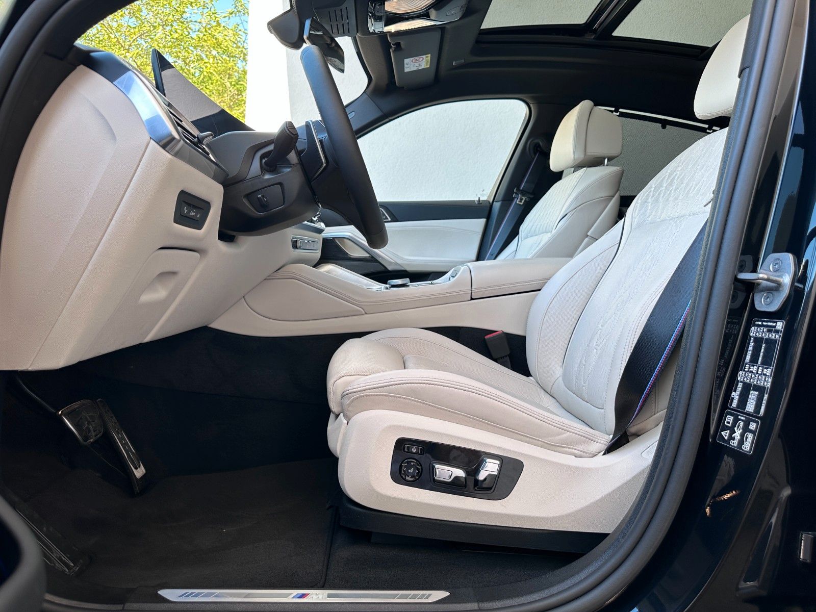 Fahrzeugabbildung BMW X6 40d xDr M Sport | VOLL | UNFALLFR | MWST AUSW