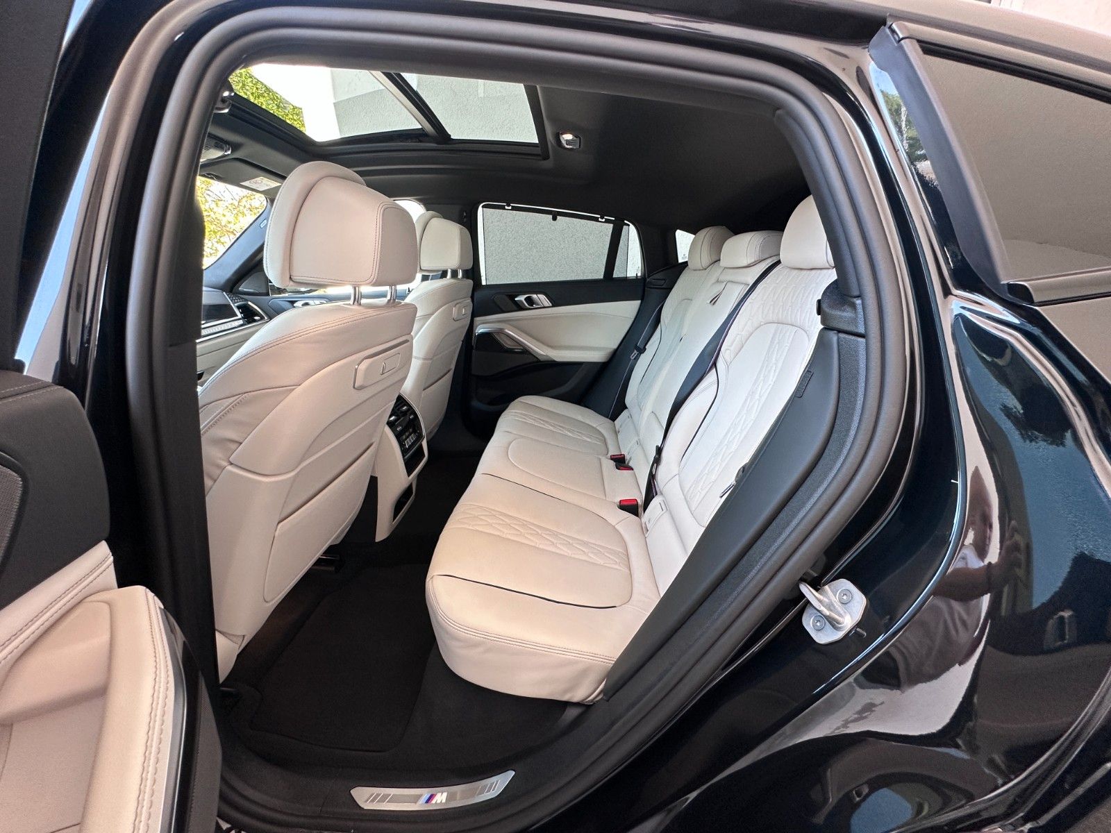 Fahrzeugabbildung BMW X6 40d xDr M Sport | VOLL | UNFALLFR | MWST AUSW