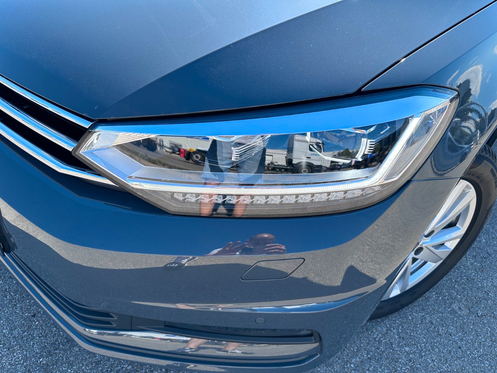 Fahrzeugabbildung Volkswagen Touran Comfortl|DEUTSCH Fzg|7 SITZ|UNFALLFR|AHK