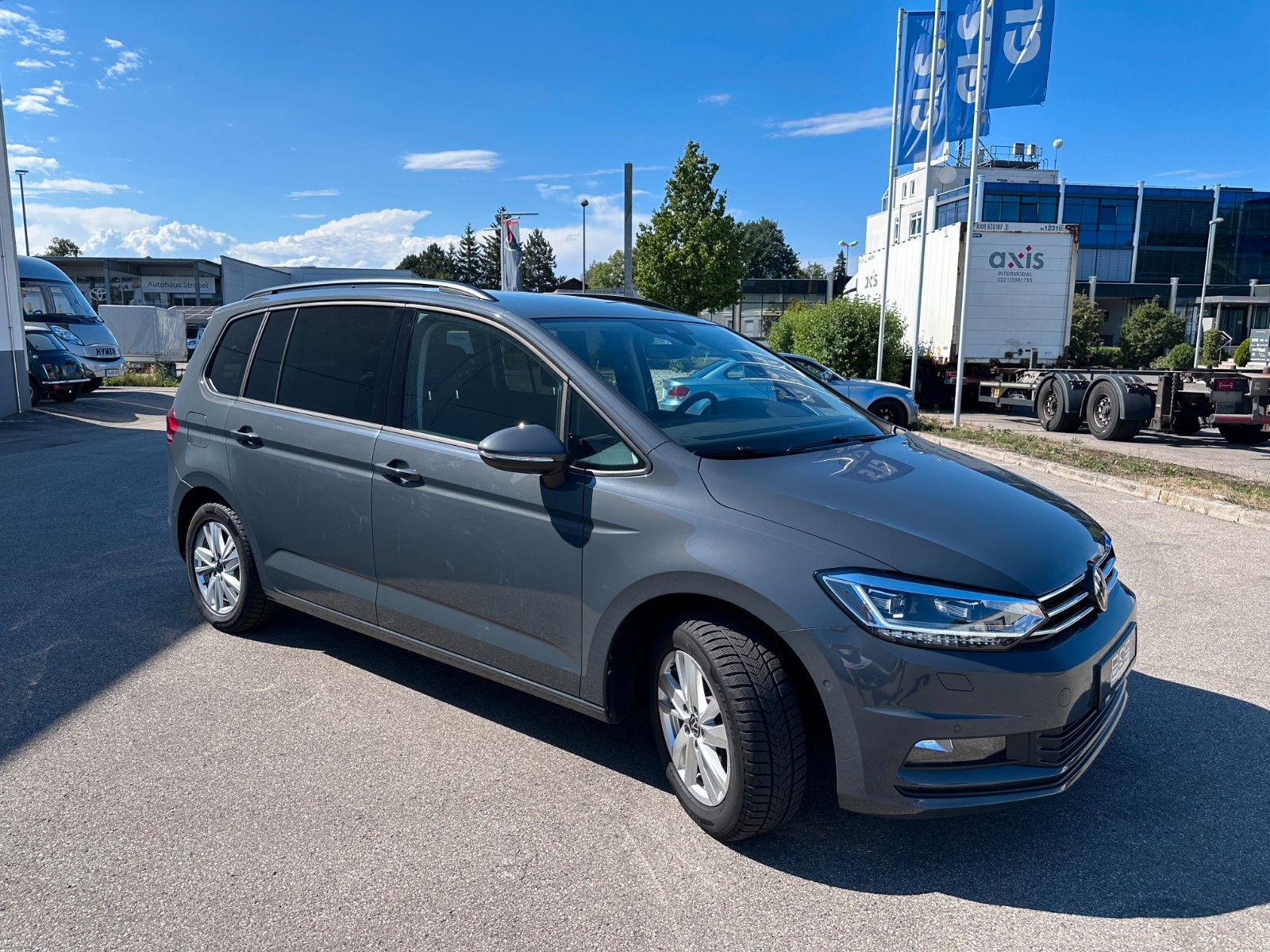 Fahrzeugabbildung Volkswagen Touran Comfortl|DEUTSCH Fzg|7 SITZ|UNFALLFR|AHK