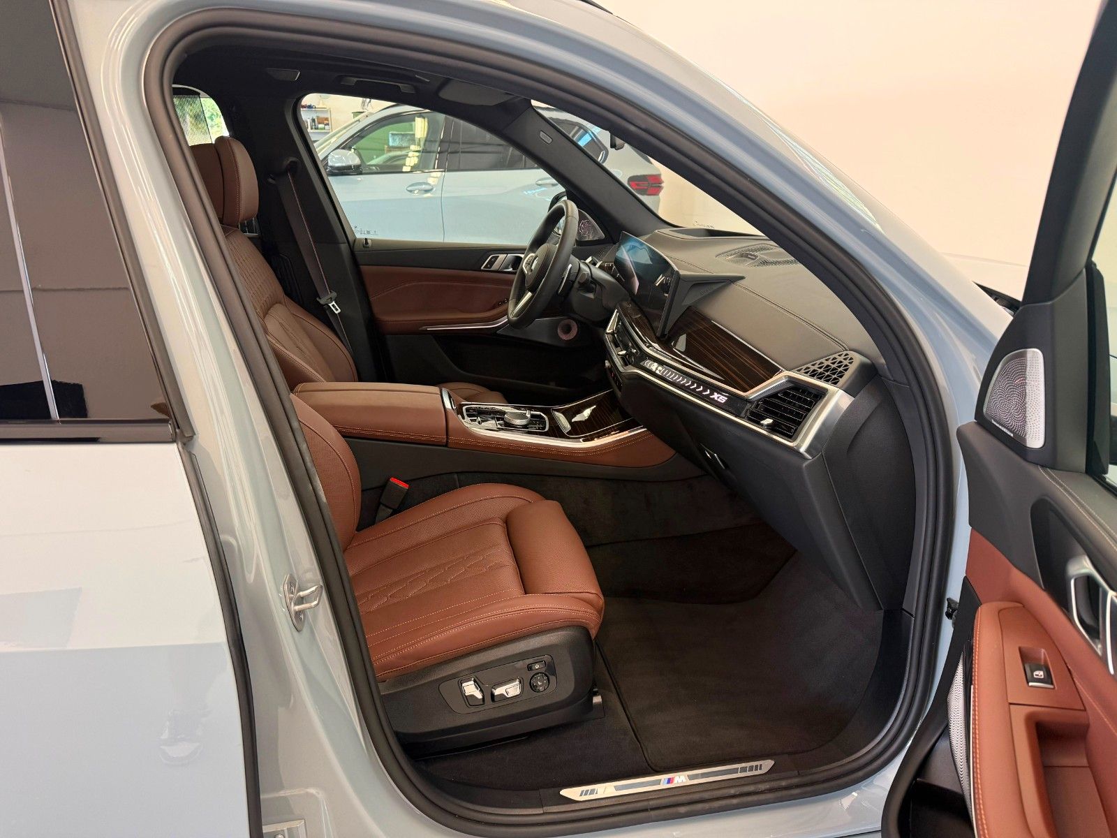Fahrzeugabbildung BMW X5 30 d xDrive M Sport | Mwst Ausw| B&W | LUFT |
