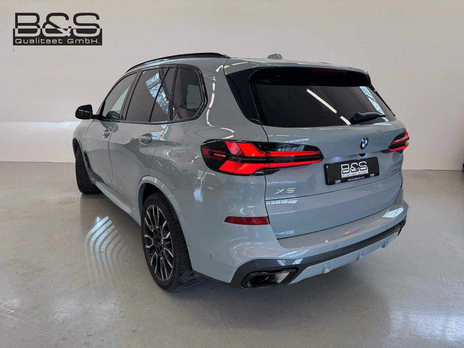 Fahrzeugabbildung BMW X5 30 d xDrive M Sport | Mwst Ausw| B&W | LUFT |