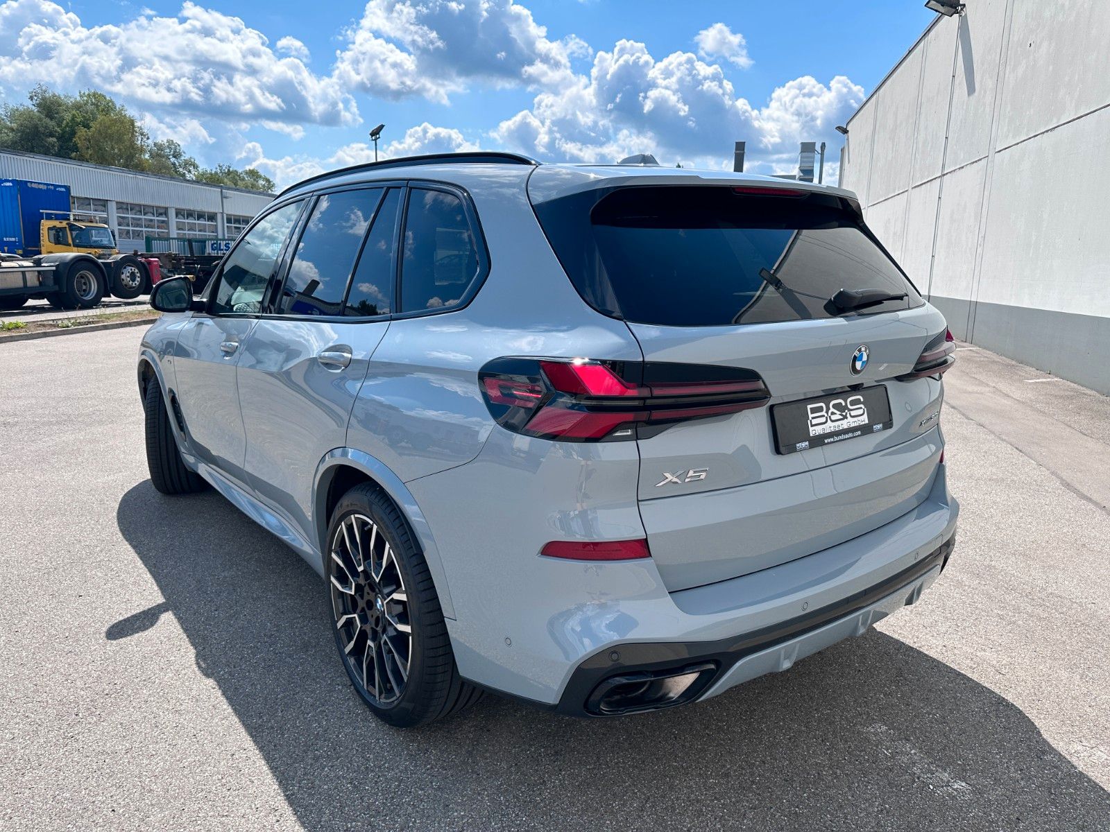 Fahrzeugabbildung BMW X5 30d xDrive M Sport ACC|HUD|PANO|HARMAN|LUFT|