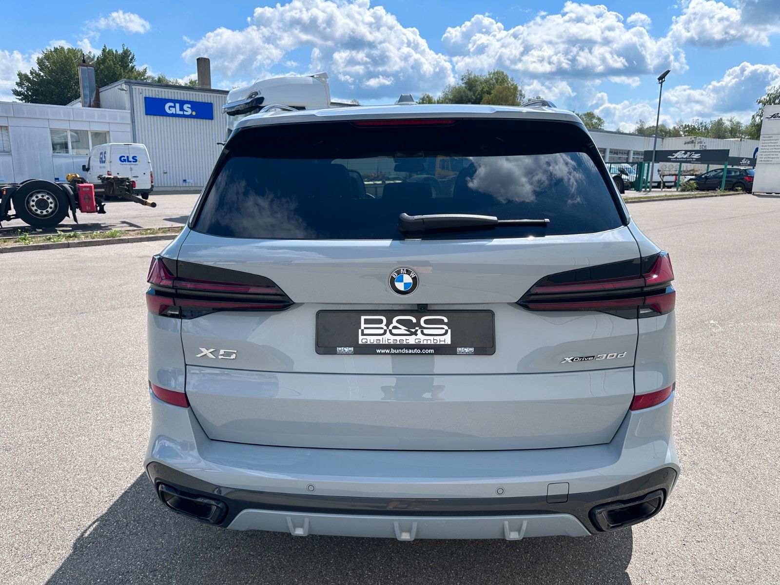 Fahrzeugabbildung BMW X5 30d xDrive M Sport ACC|HUD|PANO|HARMAN|LUFT|