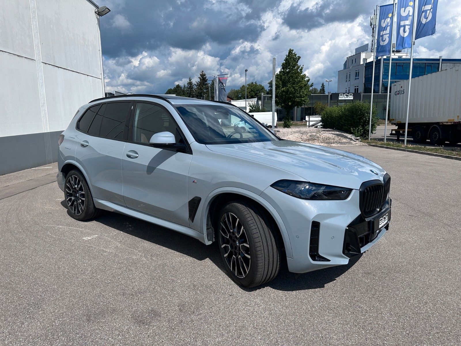 Fahrzeugabbildung BMW X5 30d xDrive M Sport ACC|HUD|PANO|HARMAN|LUFT|