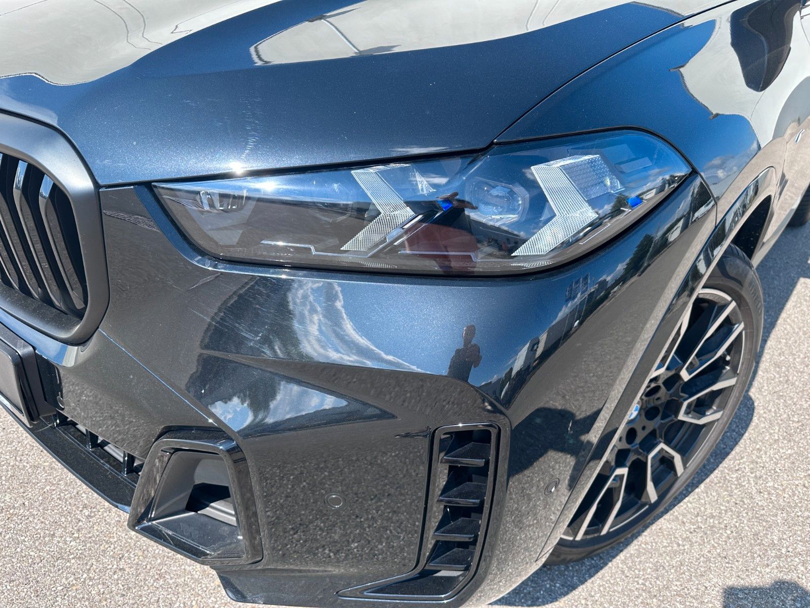 Fahrzeugabbildung BMW X5 30d xDr M Sport HUD|PANO|HARMAN|LUFT|AHK|